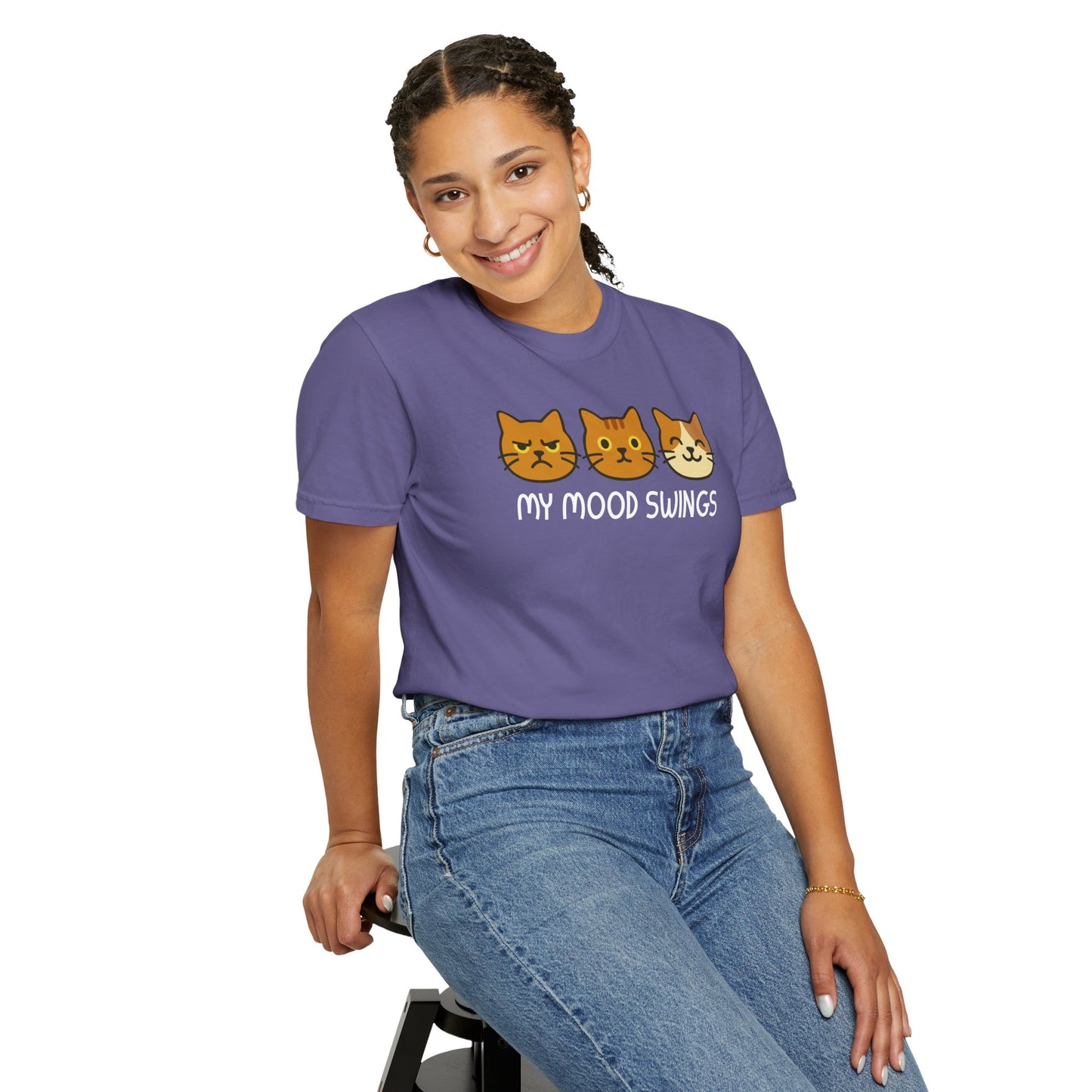 T-Shirt: My Mood Swings - Funny Cat Faces Graphic Tee - Cute Emotional Expression Shirt for Cat Lovers & Everyday Feels