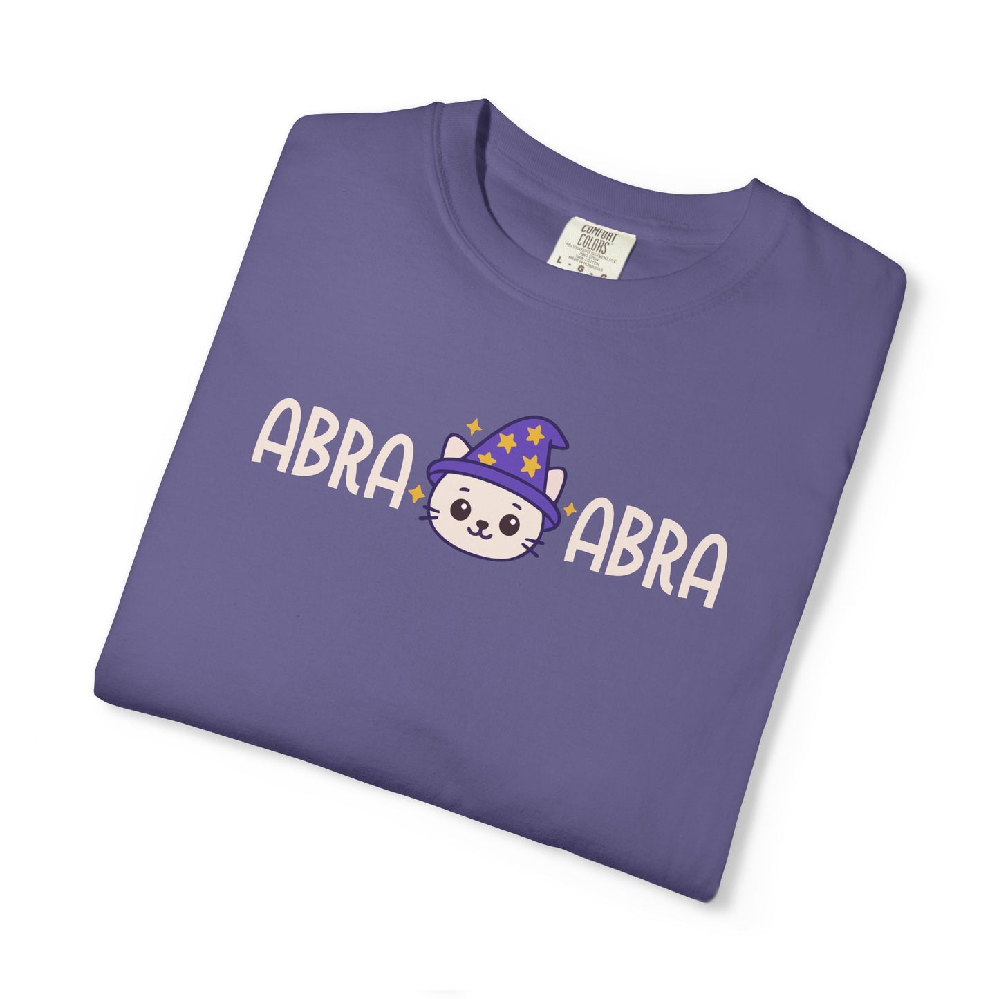 T-Shirt: AbraCatAbra - Funny Wizard Cat Graphic Tee - Magical Unisex Shirt for Cat Lovers, Gamers, Witches & Whimsical Souls