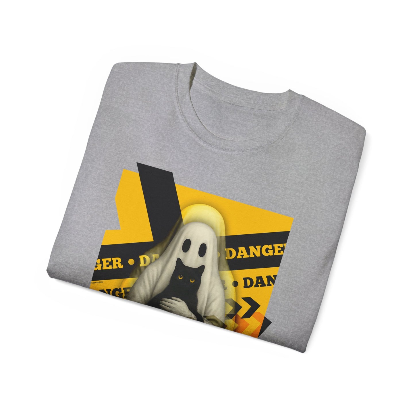 T-Shirt: Danger Cat and Ghost – Spooky Halloween Graphic Tee – Funny Unisex Shirt for Horror Fans