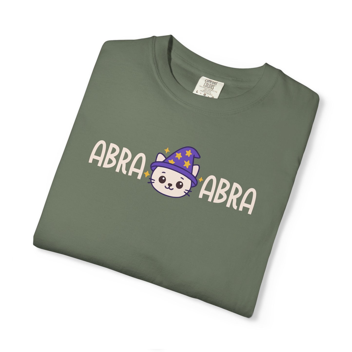 T-Shirt: AbraCatAbra - Funny Wizard Cat Graphic Tee - Magical Unisex Shirt for Cat Lovers, Gamers, Witches & Whimsical Souls