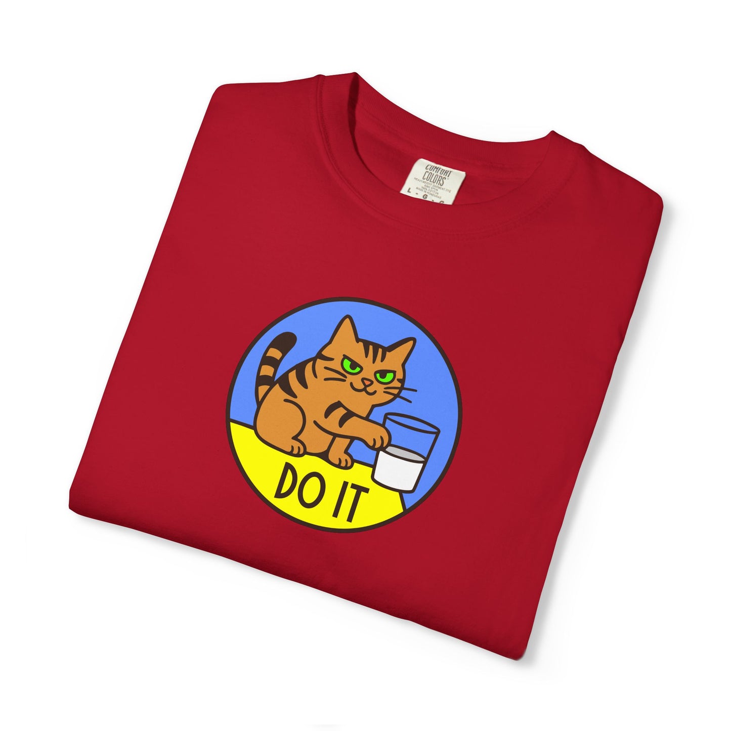 T-Shirt: Do It - Funny Cat Meme Graphic Tee with Kitty and Glass - Mischievous Unisex Shirt for Chaos-Loving Cat People