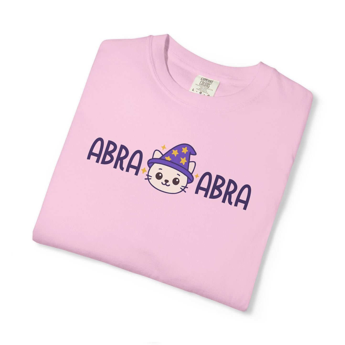 T-Shirt: AbraCatAbra - Funny Wizard Cat Graphic Tee - Magical Unisex Shirt for Cat Lovers, Gamers, Witches & Whimsical Souls