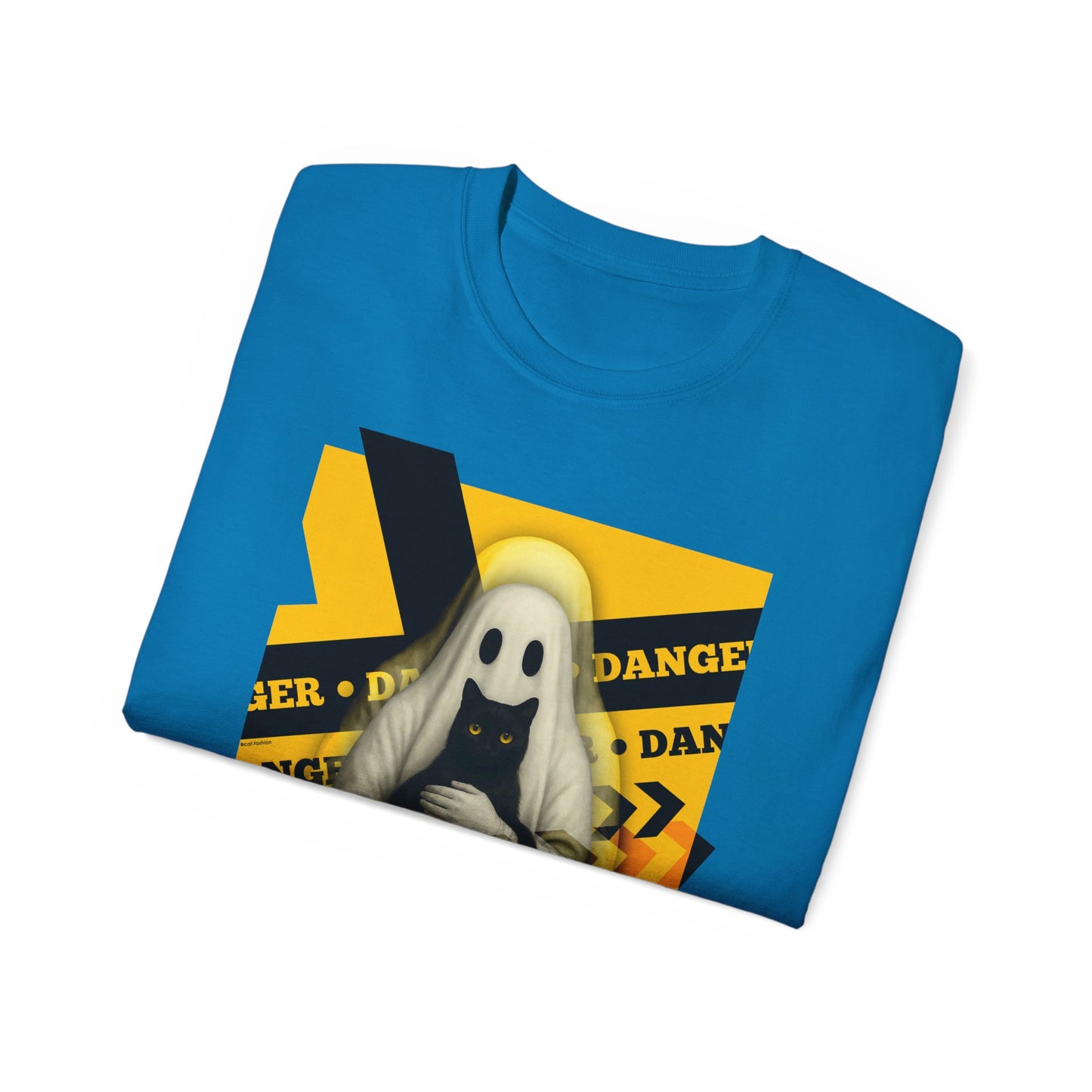 T-Shirt: Danger Cat and Ghost – Spooky Halloween Graphic Tee – Funny Unisex Shirt for Horror Fans
