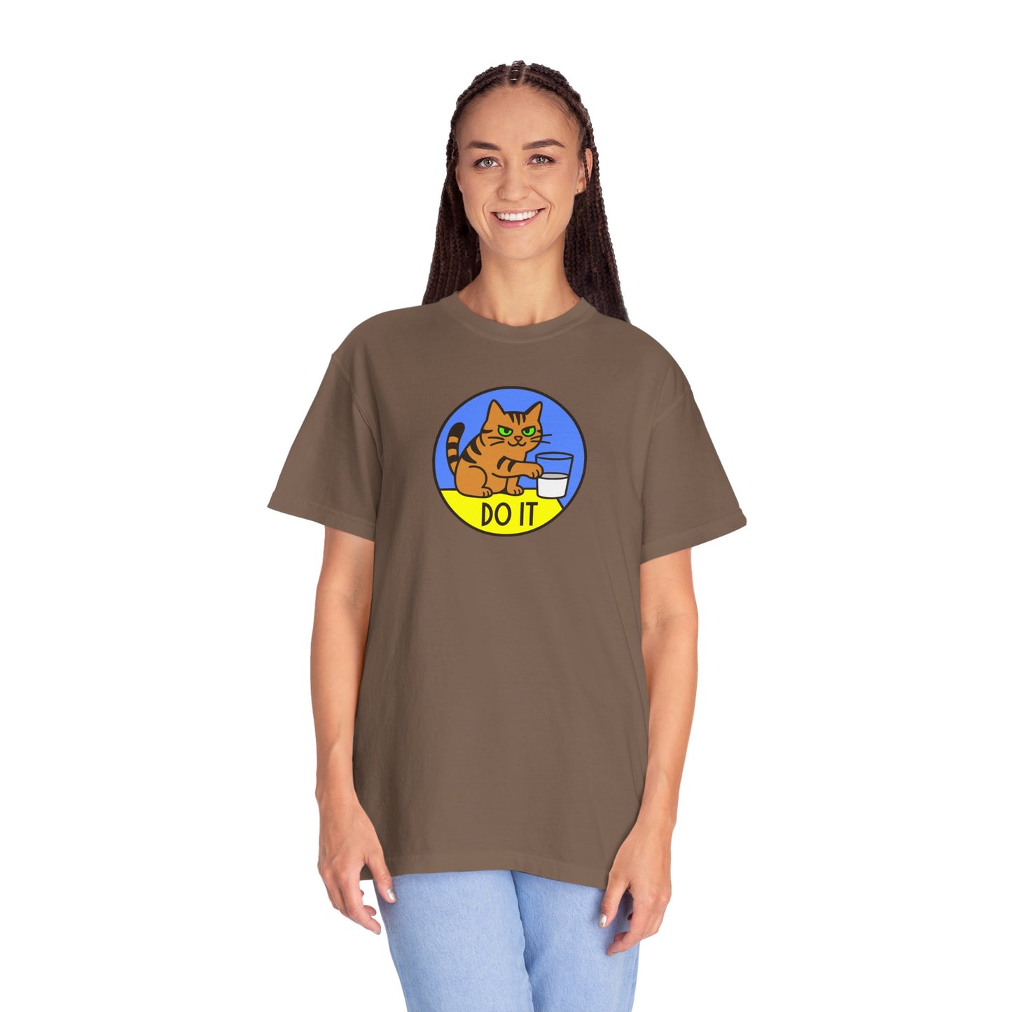 T-Shirt: Do It - Funny Cat Meme Graphic Tee with Kitty and Glass - Mischievous Unisex Shirt for Chaos-Loving Cat People