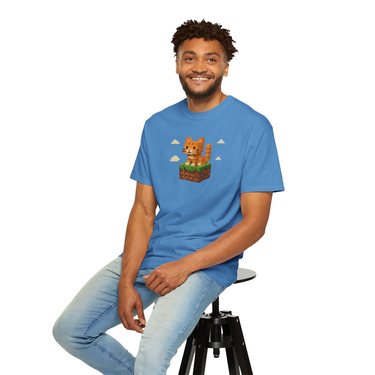 T-Shirt: Pixel Cat - Pixel Style Kitty Graphic Tee - Funny Unisex Shirt for Gamers and Cat Lovers with Retro Vibes