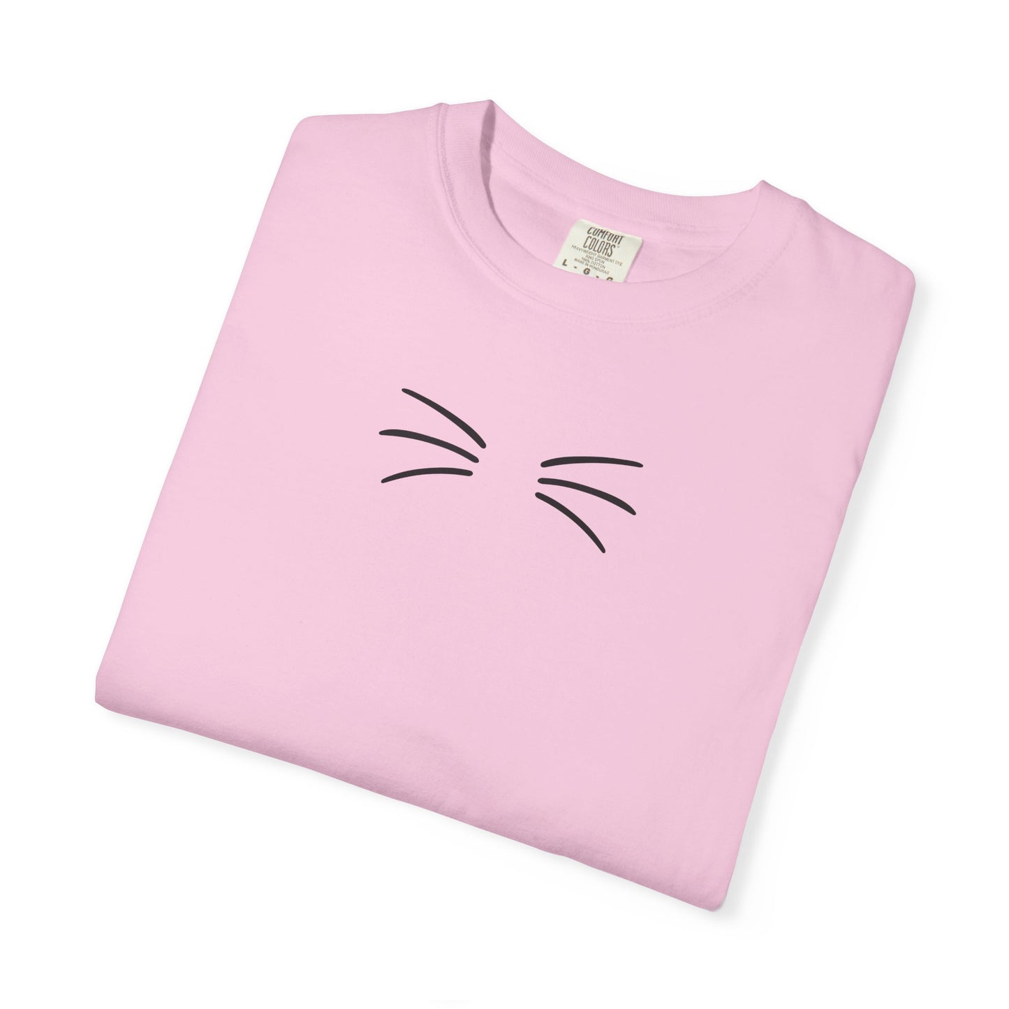 T-Shirt: Just Cat Whiskers – Minimalist Kitty Graphic Tee – Simple Cute Design Unisex Shirt for Everyday Style