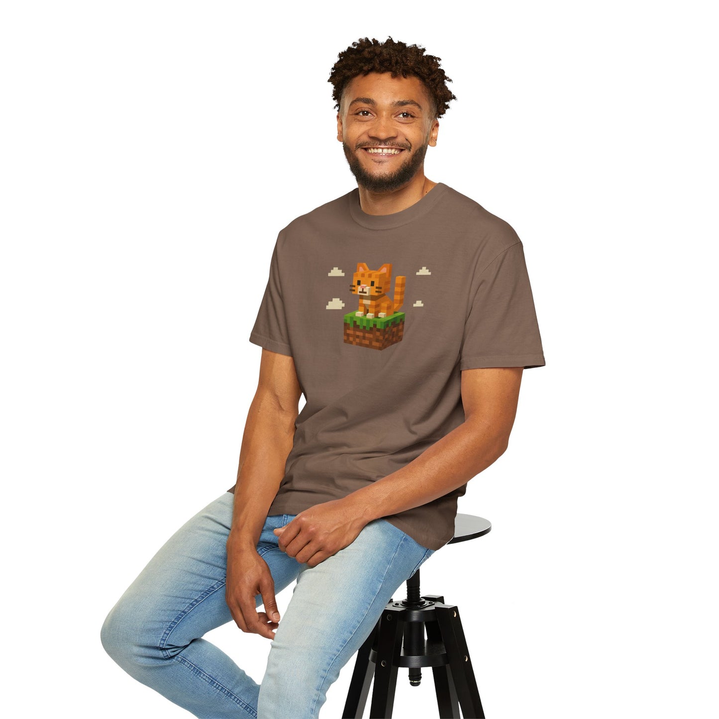 T-Shirt: Pixel Cat - Pixel Style Kitty Graphic Tee - Funny Unisex Shirt for Gamers and Cat Lovers with Retro Vibes