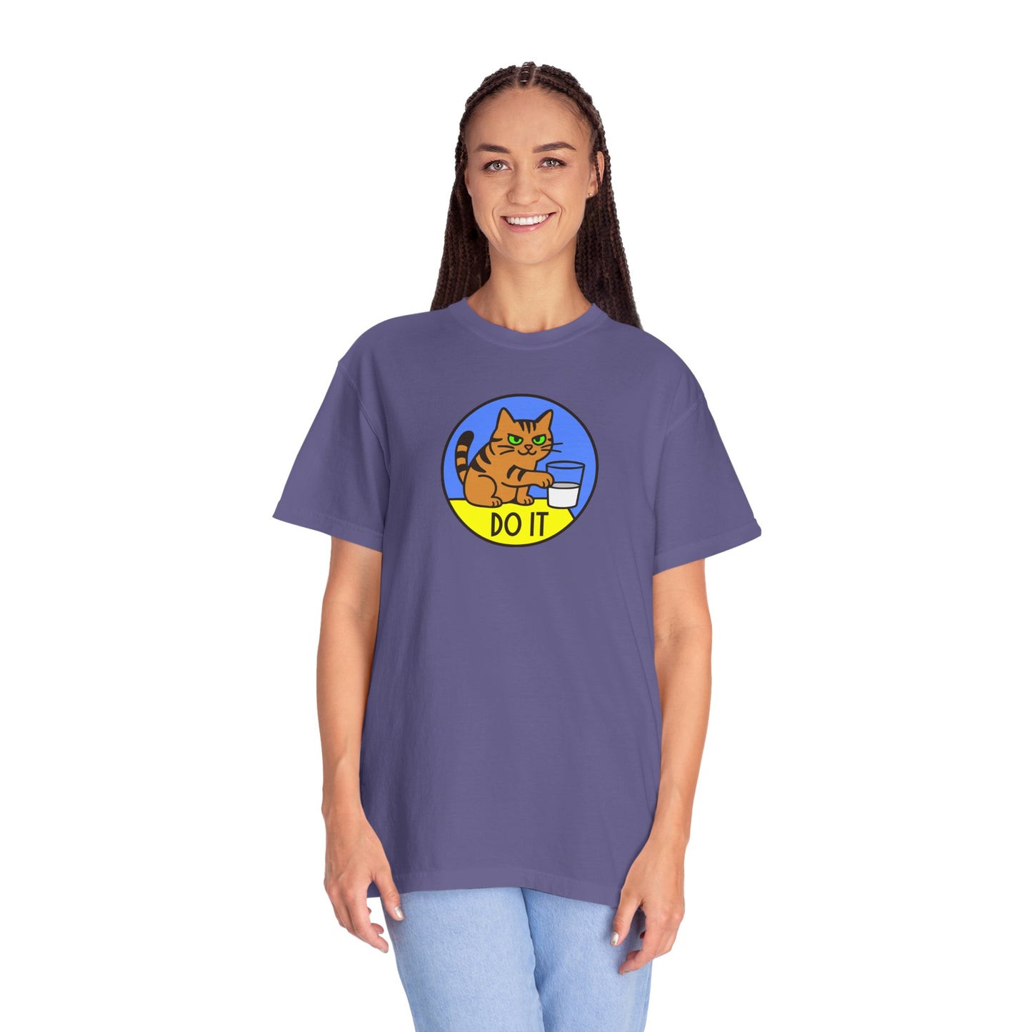 T-Shirt: Do It - Funny Cat Meme Graphic Tee with Kitty and Glass - Mischievous Unisex Shirt for Chaos-Loving Cat People