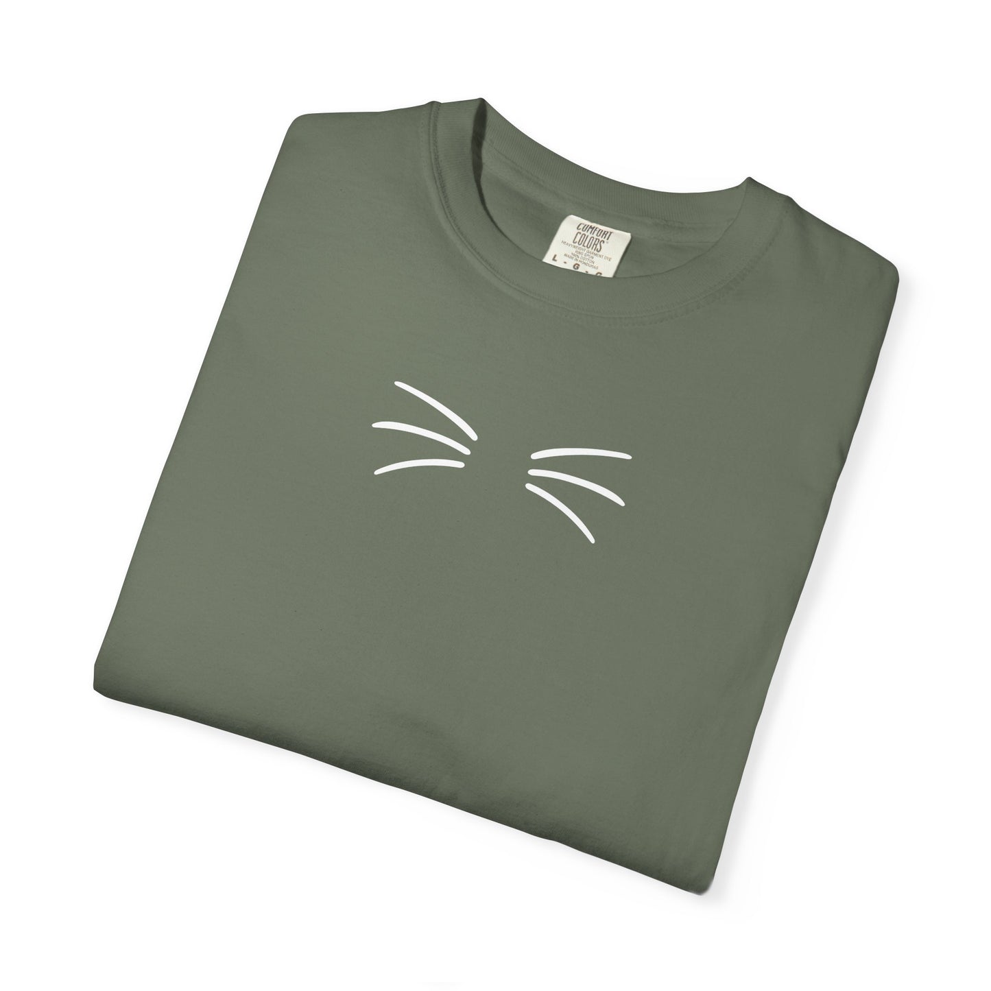 T-Shirt: Just Cat Whiskers – Minimalist Kitty Graphic Tee – Simple Cute Design Unisex Shirt for Everyday Style