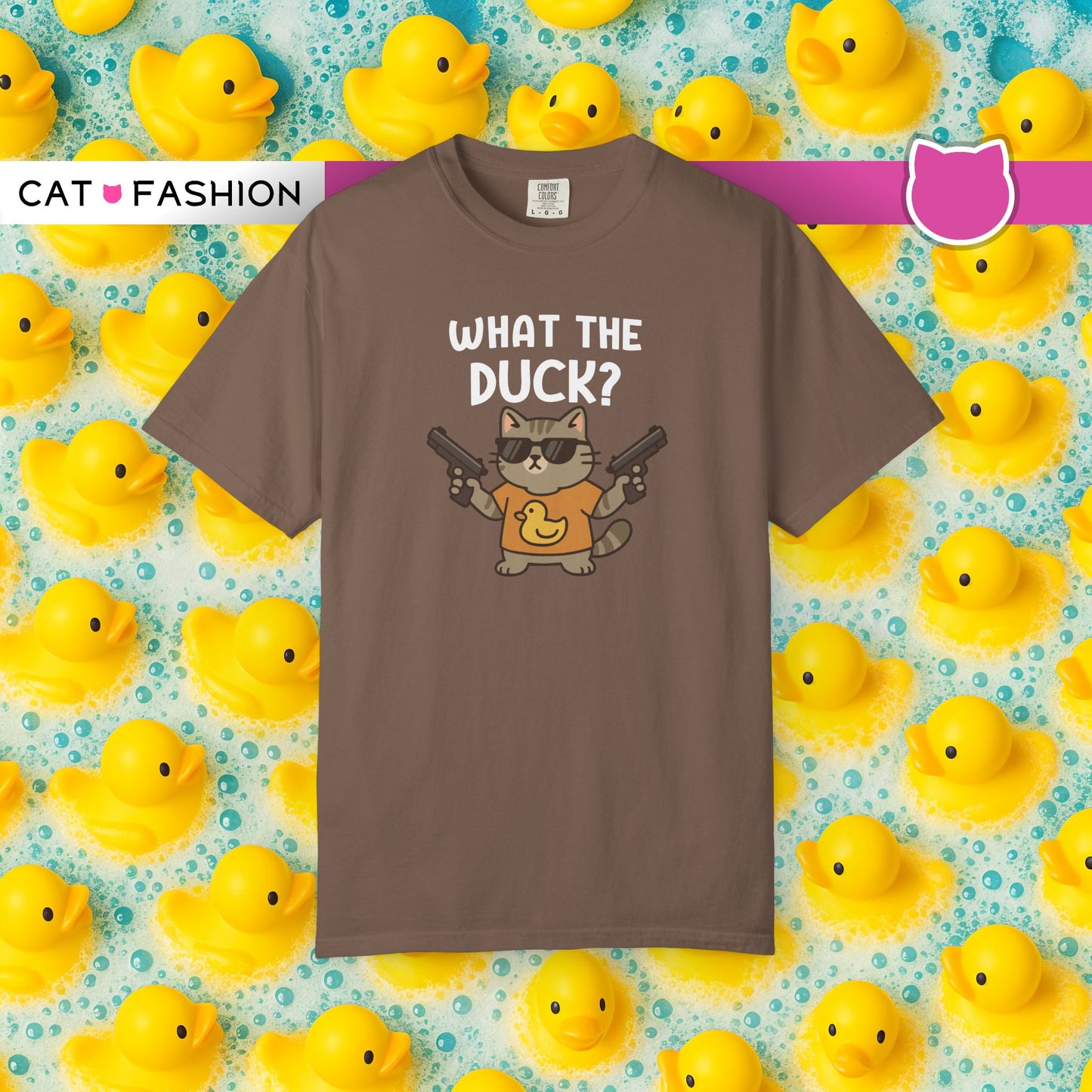 T-Shirt: What The Duck? - Funny Armed Cat Meme Graphic Tee - Humorous Unisex Shirt for Cat Lovers & Internet Humor Fans