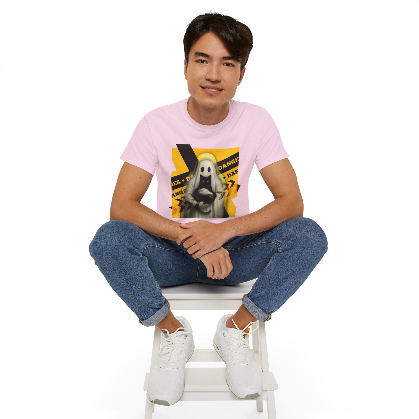 T-Shirt: Danger Cat and Ghost – Spooky Halloween Graphic Tee – Funny Unisex Shirt for Horror Fans