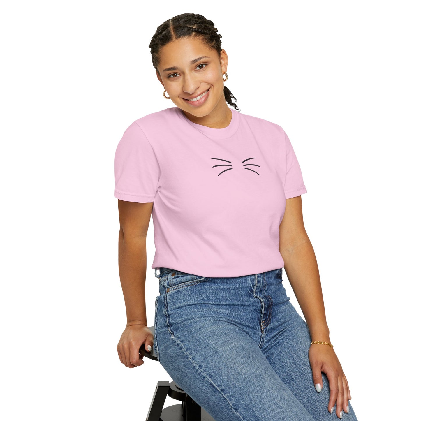 T-Shirt: Just Cat Whiskers – Minimalist Kitty Graphic Tee – Simple Cute Design Unisex Shirt for Everyday Style