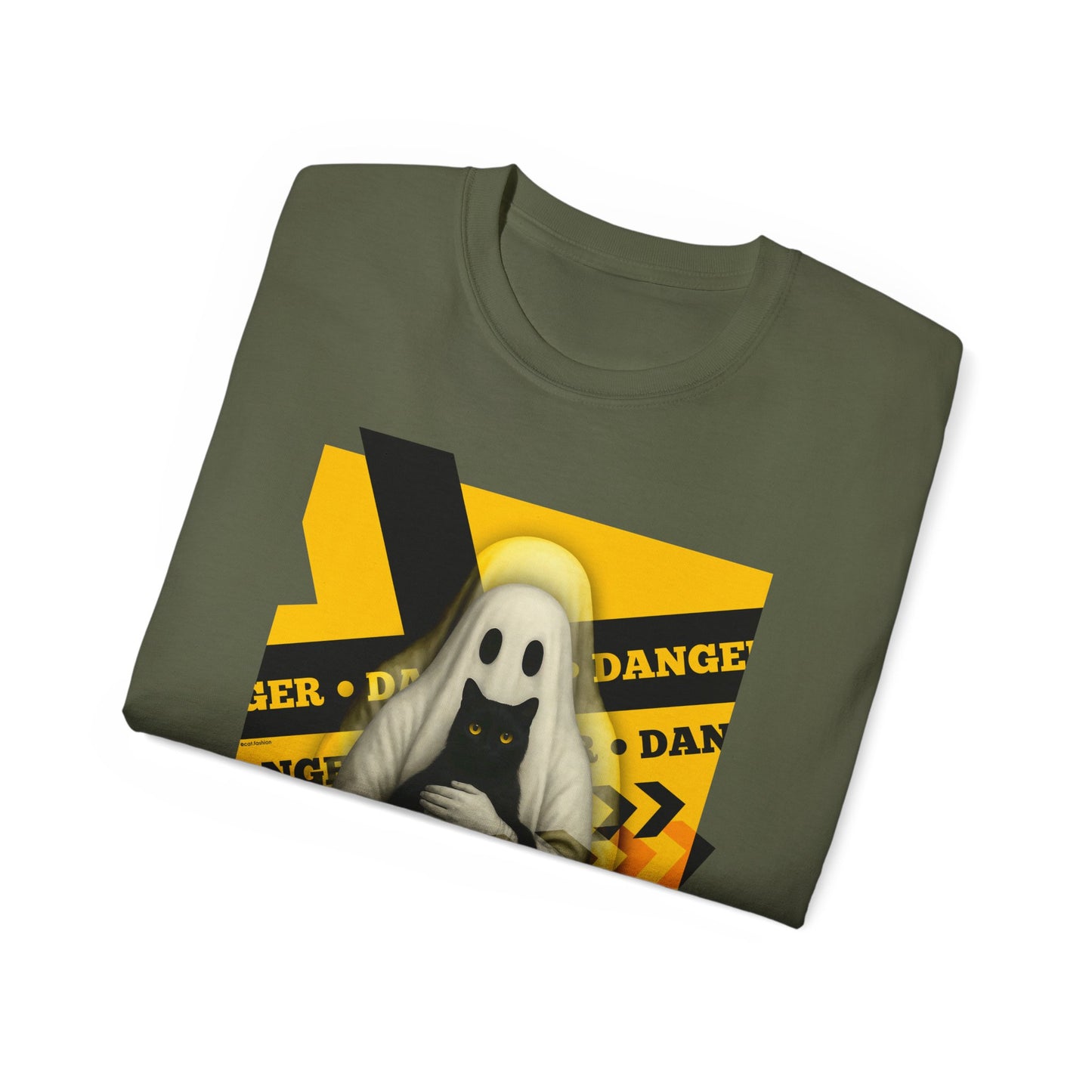 T-Shirt: Danger Cat and Ghost – Spooky Halloween Graphic Tee – Funny Unisex Shirt for Horror Fans