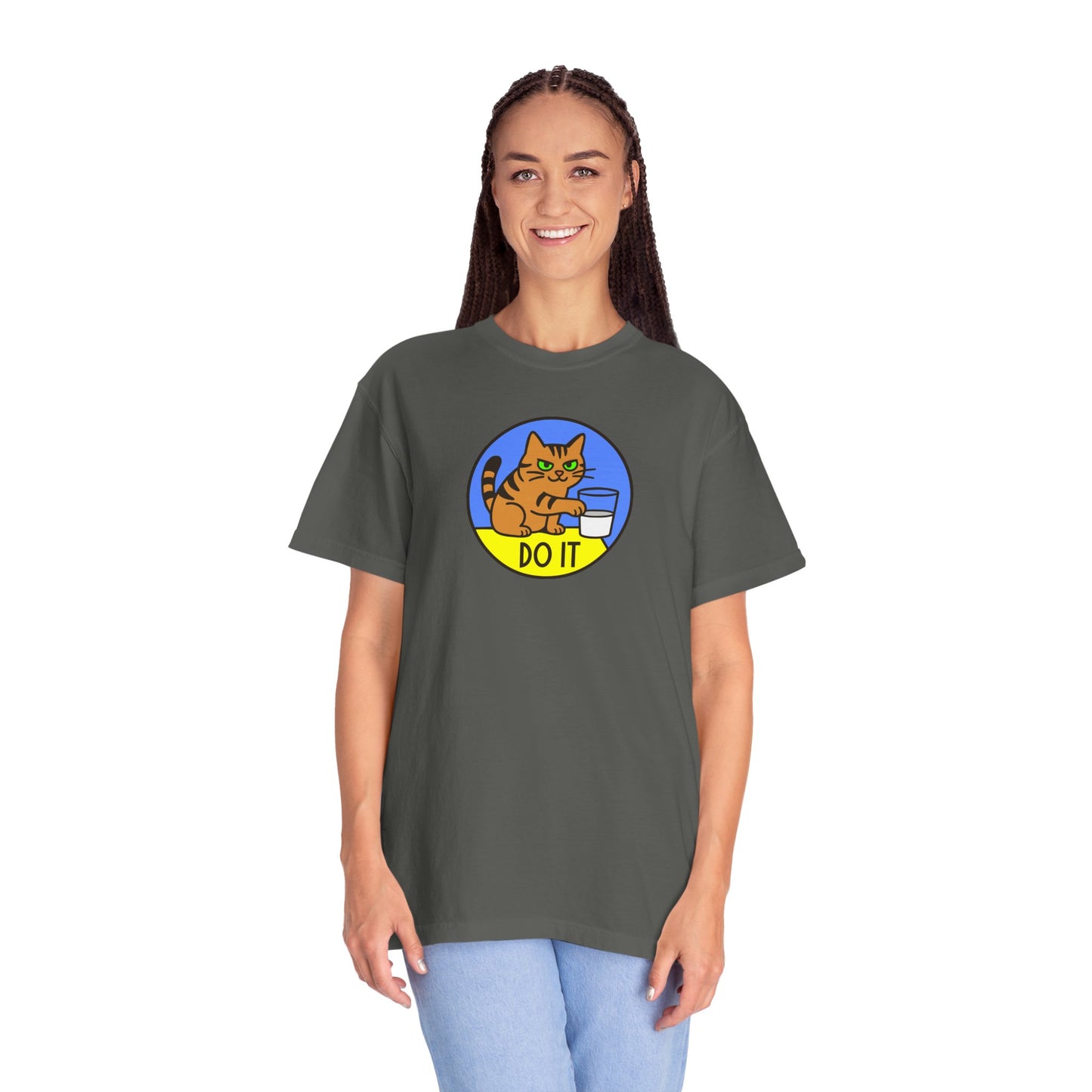 T-Shirt: Do It - Funny Cat Meme Graphic Tee with Kitty and Glass - Mischievous Unisex Shirt for Chaos-Loving Cat People