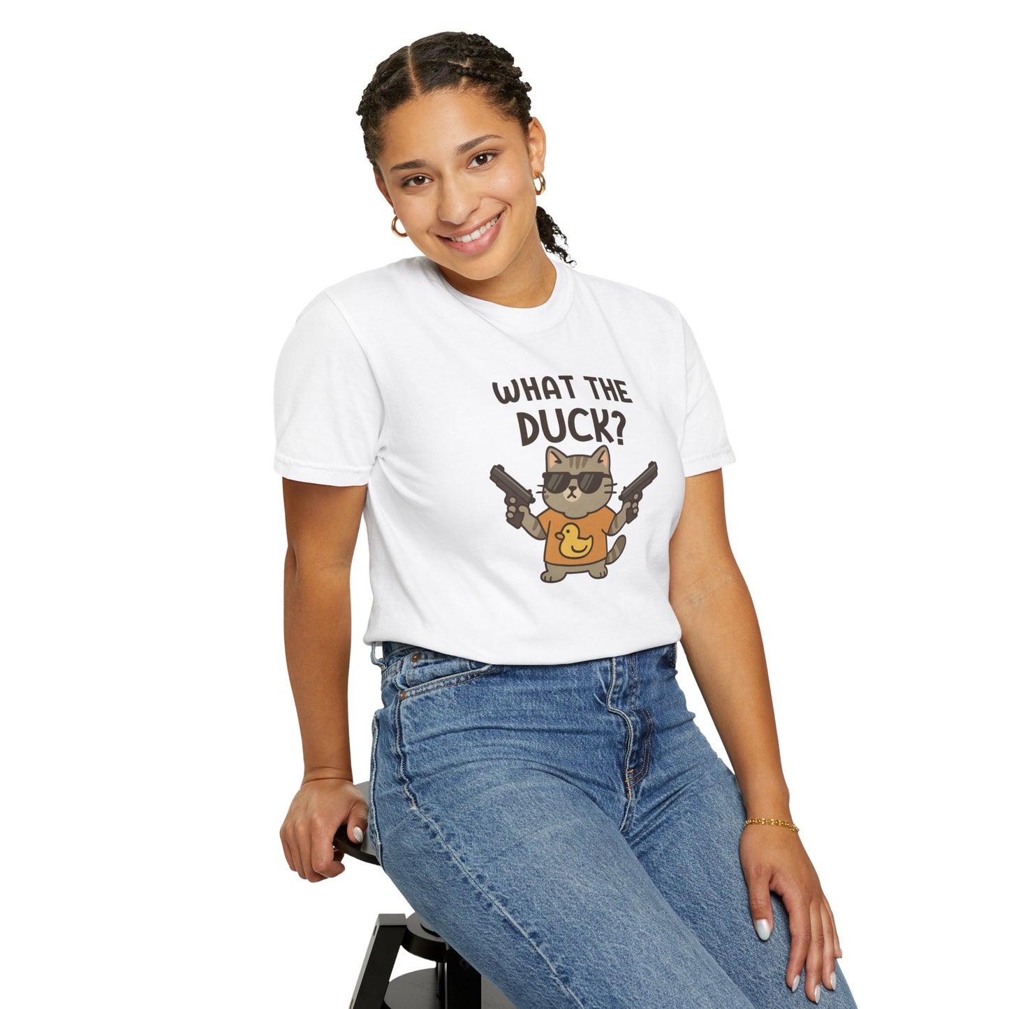 T-Shirt: What The Duck? - Funny Armed Cat Meme Graphic Tee - Humorous Unisex Shirt for Cat Lovers & Internet Humor Fans