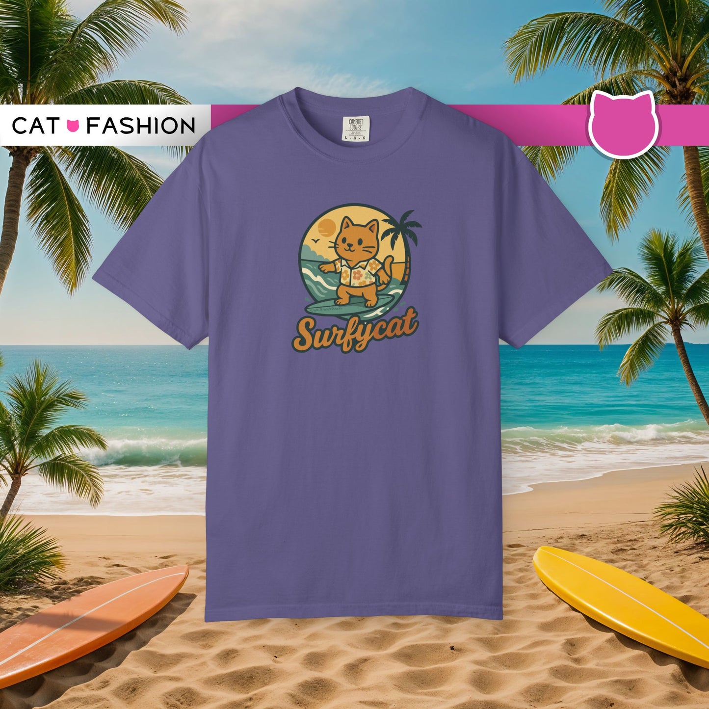 T-Shirt: Surfycat – Cool Cat with Surfboard Graphic Tee – Funny Summer Beach Vibes Unisex Shirt for Cat Lovers & Ocean Fans