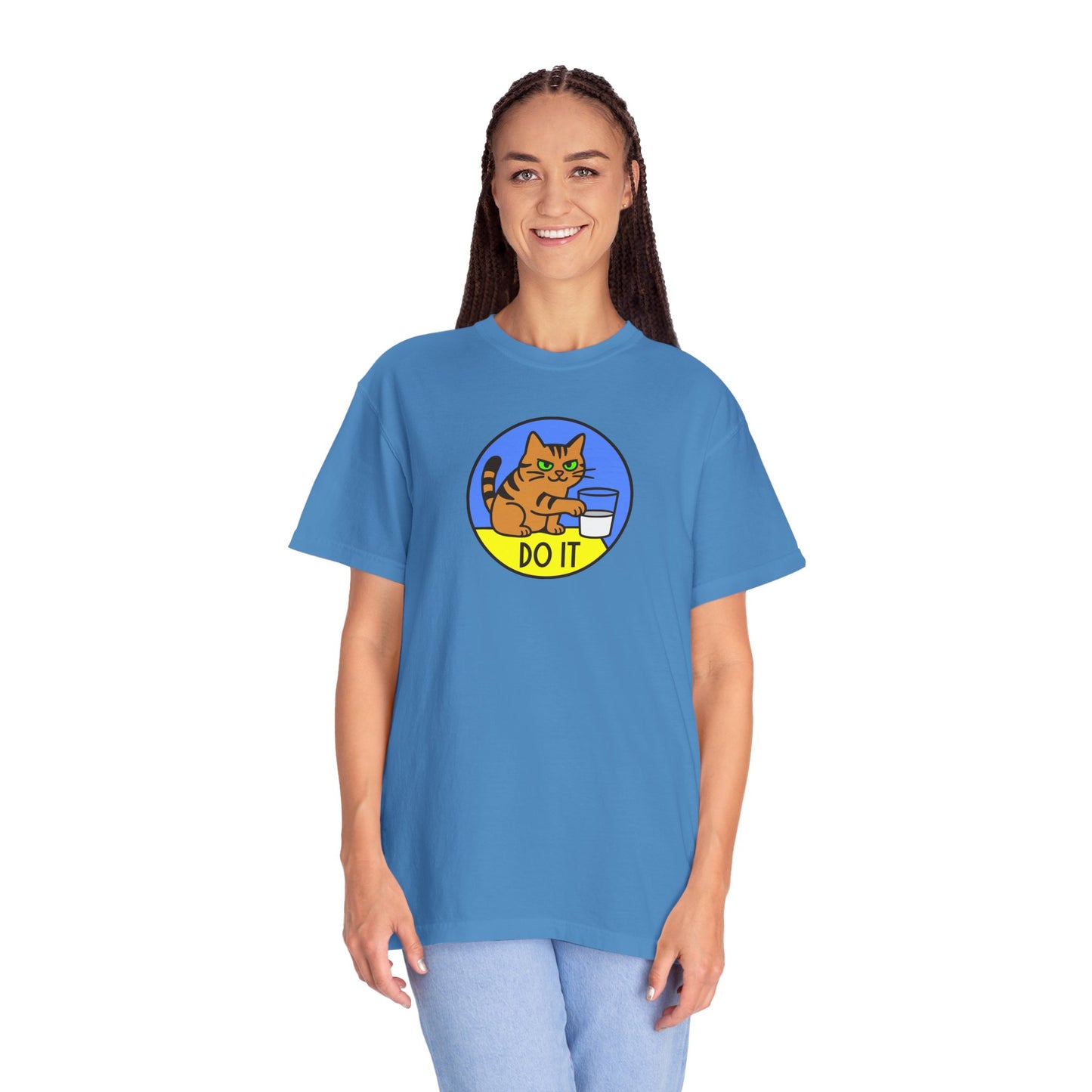 T-Shirt: Do It - Funny Cat Meme Graphic Tee with Kitty and Glass - Mischievous Unisex Shirt for Chaos-Loving Cat People
