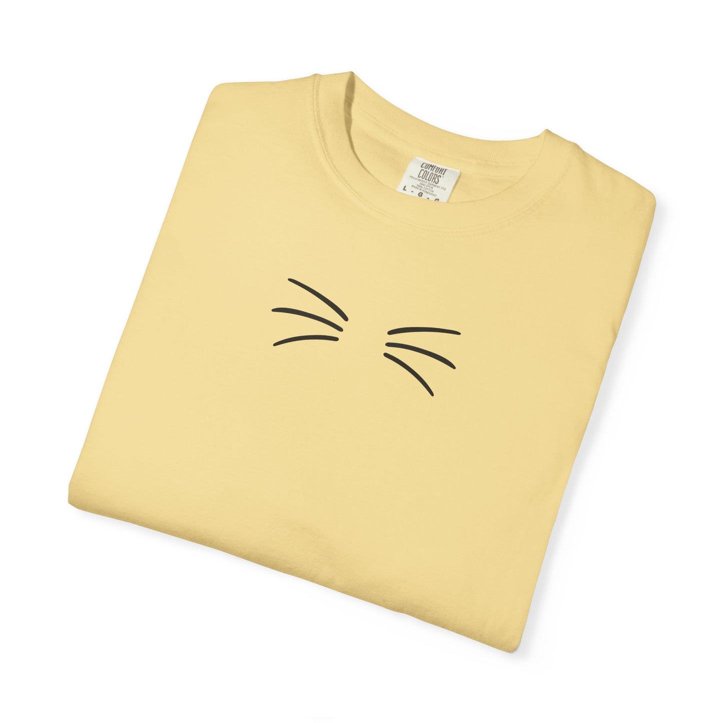T-Shirt: Just Cat Whiskers – Minimalist Kitty Graphic Tee – Simple Cute Design Unisex Shirt for Everyday Style