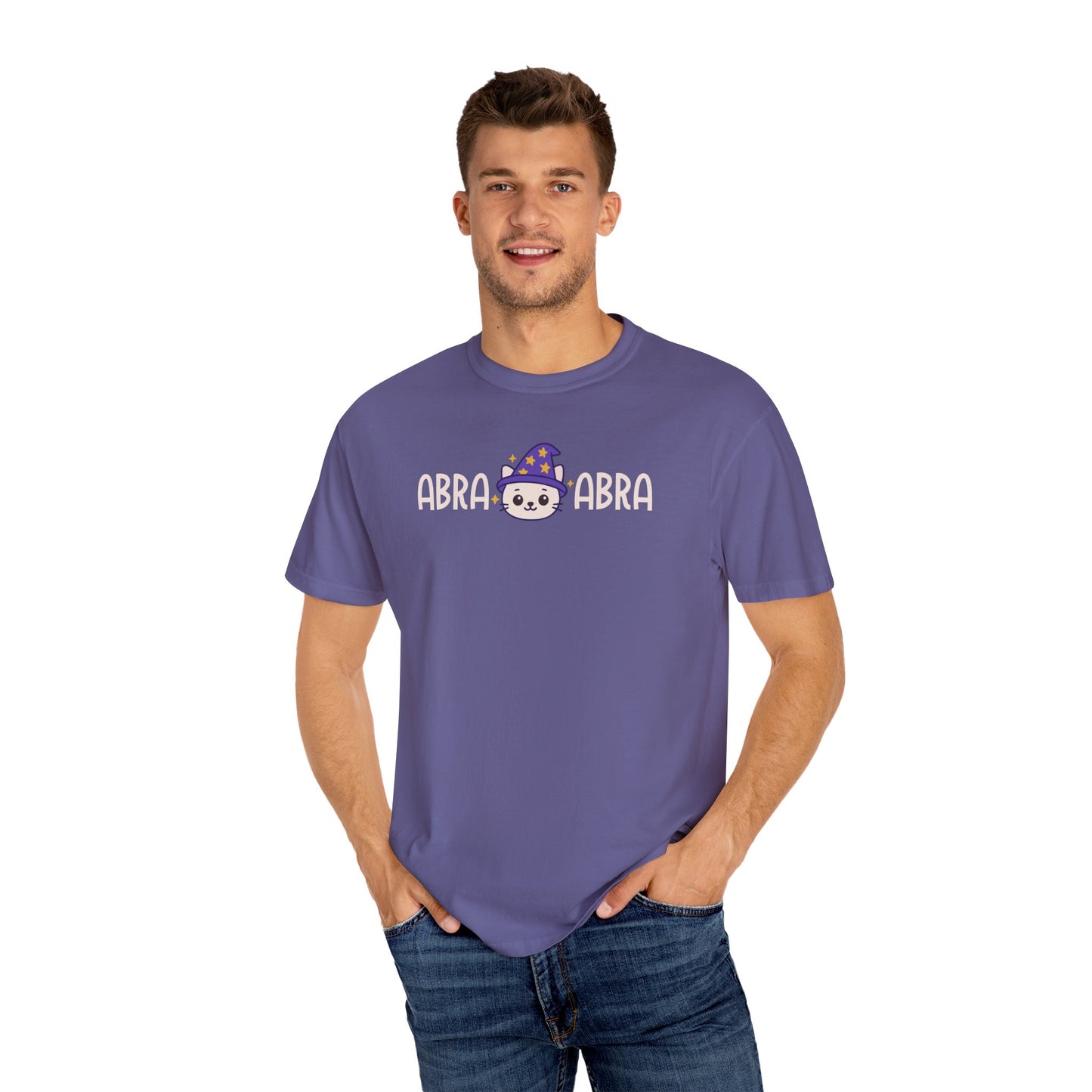 T-Shirt: AbraCatAbra - Funny Wizard Cat Graphic Tee - Magical Unisex Shirt for Cat Lovers, Gamers, Witches & Whimsical Souls