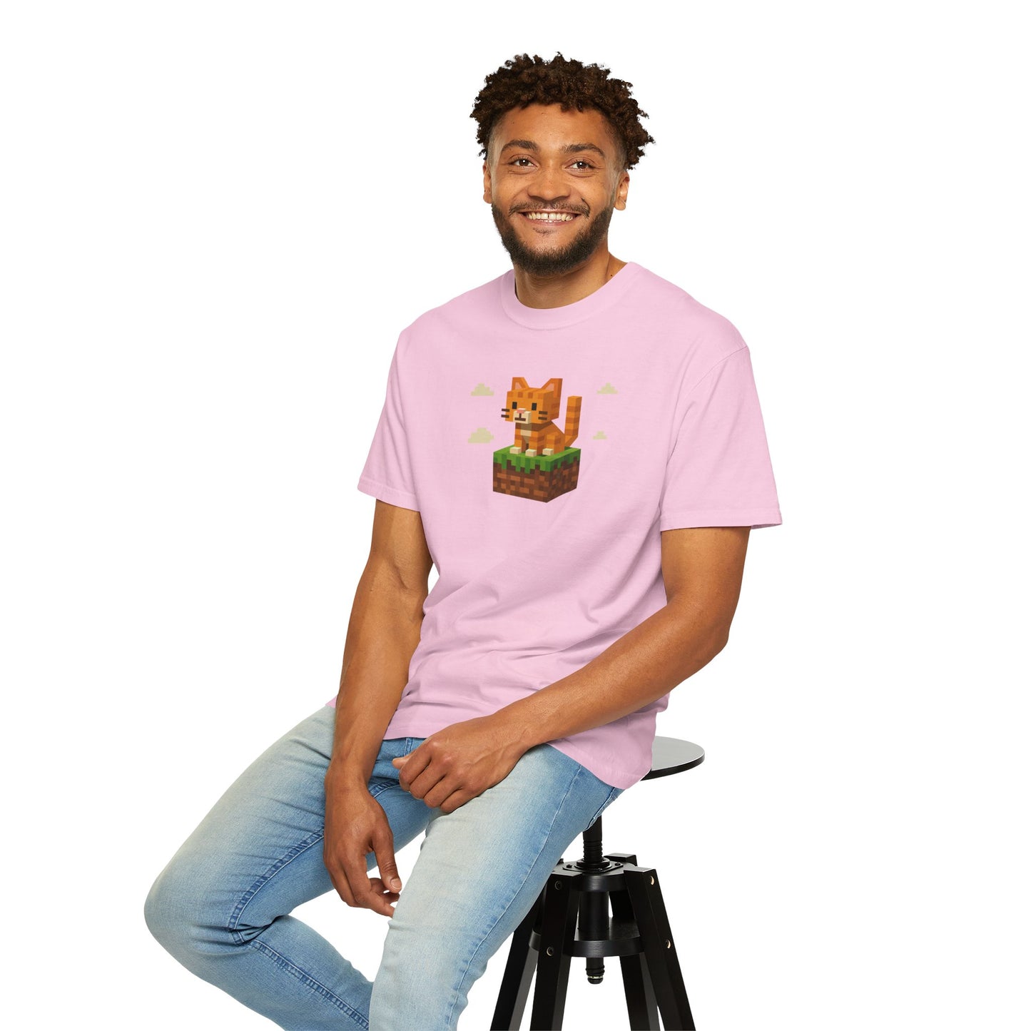 T-Shirt: Pixel Cat - Pixel Style Kitty Graphic Tee - Funny Unisex Shirt for Gamers and Cat Lovers with Retro Vibes
