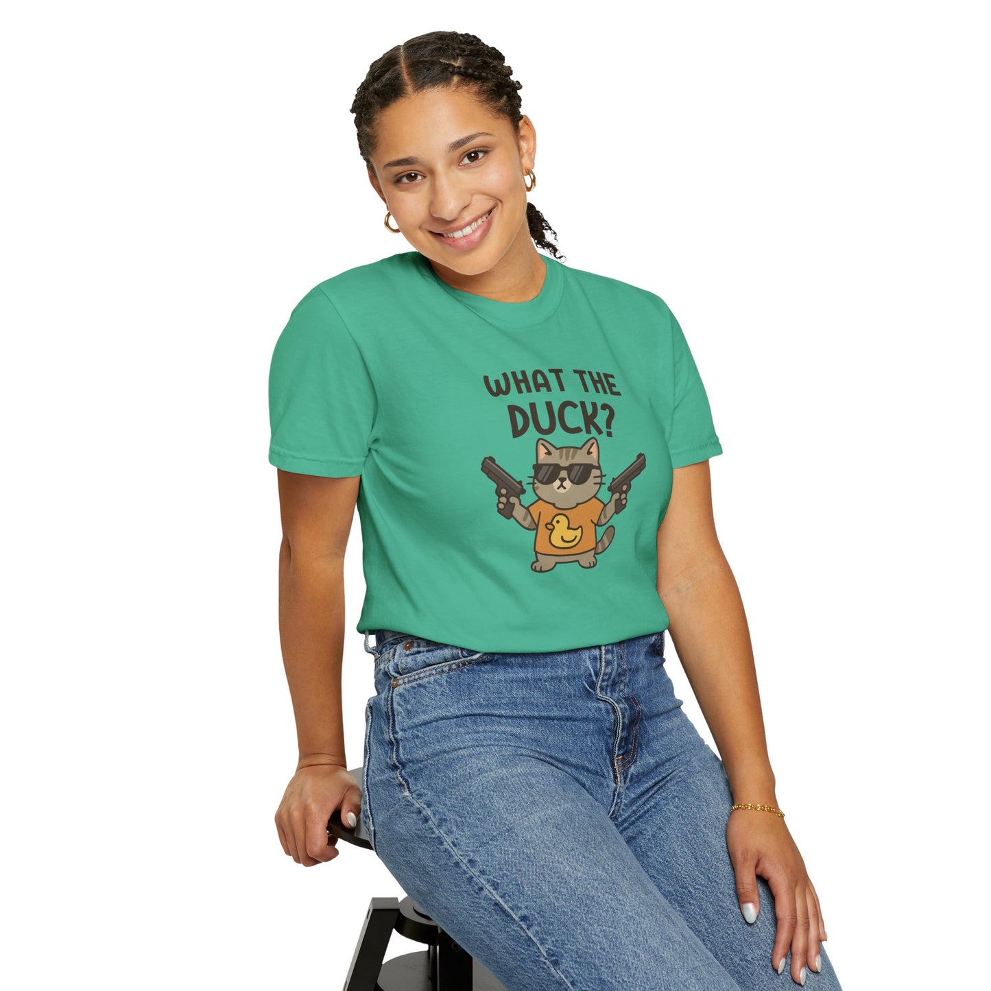 T-Shirt: What The Duck? - Funny Armed Cat Meme Graphic Tee - Humorous Unisex Shirt for Cat Lovers & Internet Humor Fans