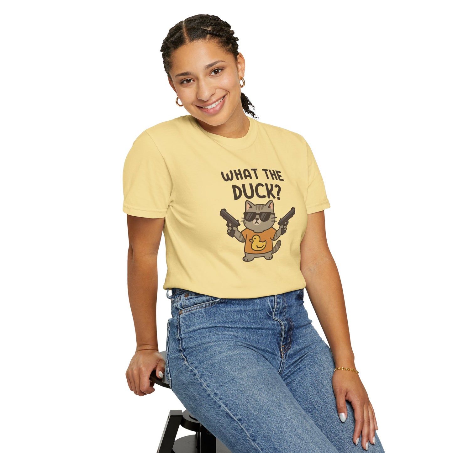 T-Shirt: What The Duck? - Funny Armed Cat Meme Graphic Tee - Humorous Unisex Shirt for Cat Lovers & Internet Humor Fans