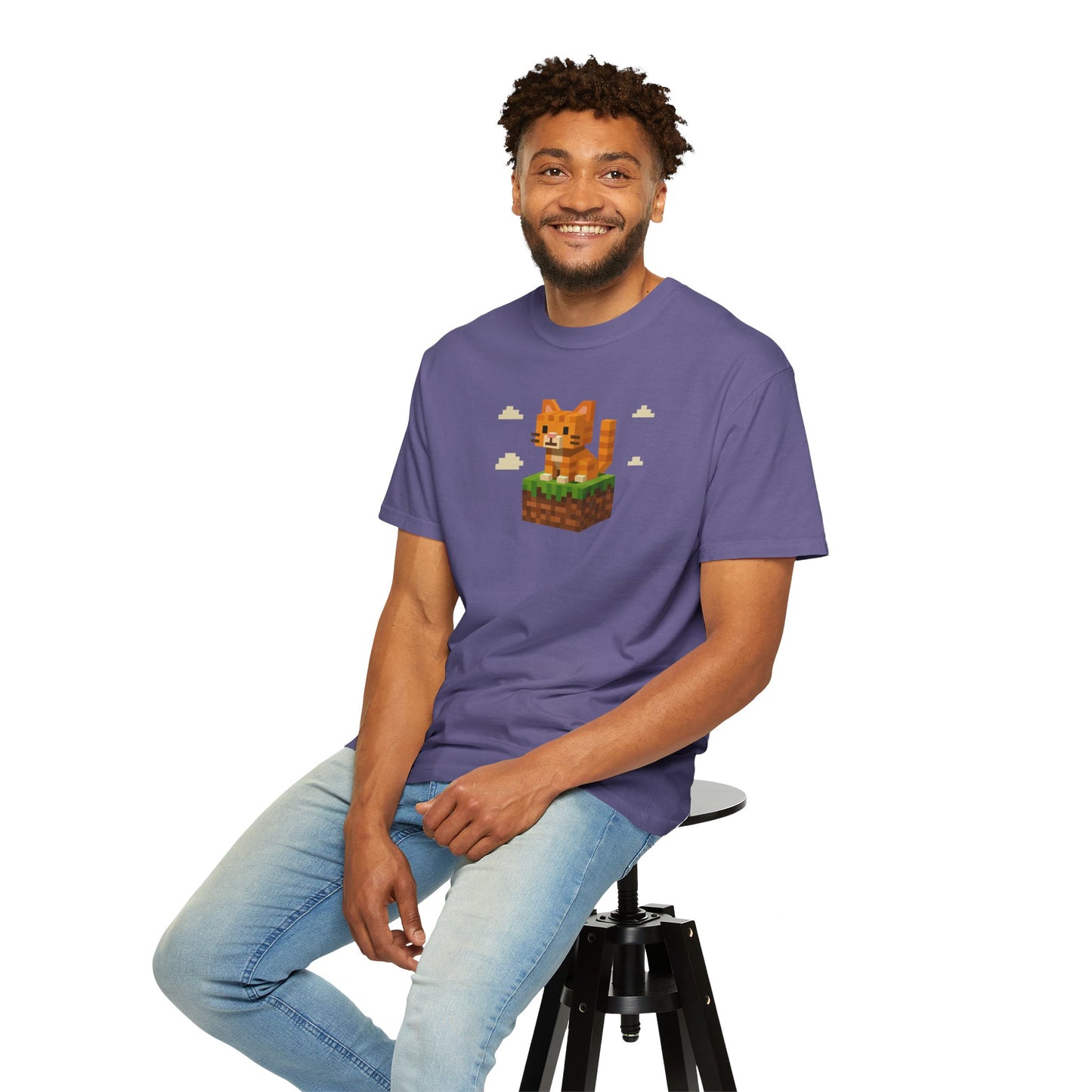 T-Shirt: Pixel Cat - Pixel Style Kitty Graphic Tee - Funny Unisex Shirt for Gamers and Cat Lovers with Retro Vibes
