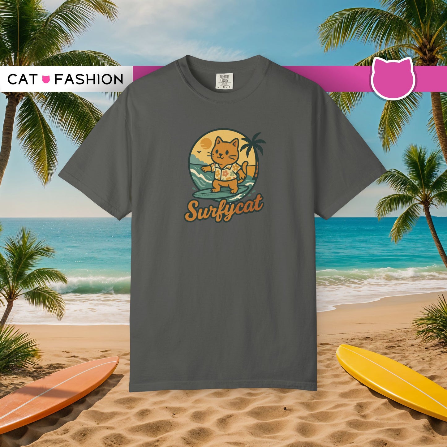 T-Shirt: Surfycat – Cool Cat with Surfboard Graphic Tee – Funny Summer Beach Vibes Unisex Shirt for Cat Lovers & Ocean Fans