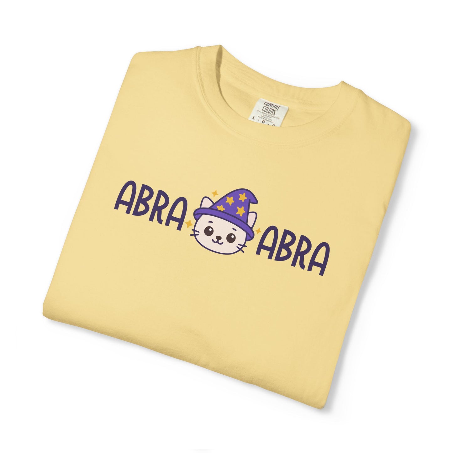 T-Shirt: AbraCatAbra - Funny Wizard Cat Graphic Tee - Magical Unisex Shirt for Cat Lovers, Gamers, Witches & Whimsical Souls