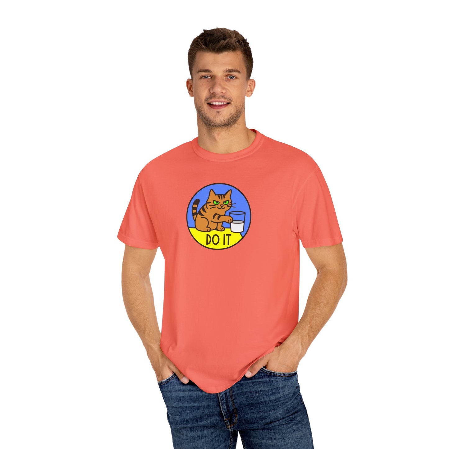 T-Shirt: Do It - Funny Cat Meme Graphic Tee with Kitty and Glass - Mischievous Unisex Shirt for Chaos-Loving Cat People