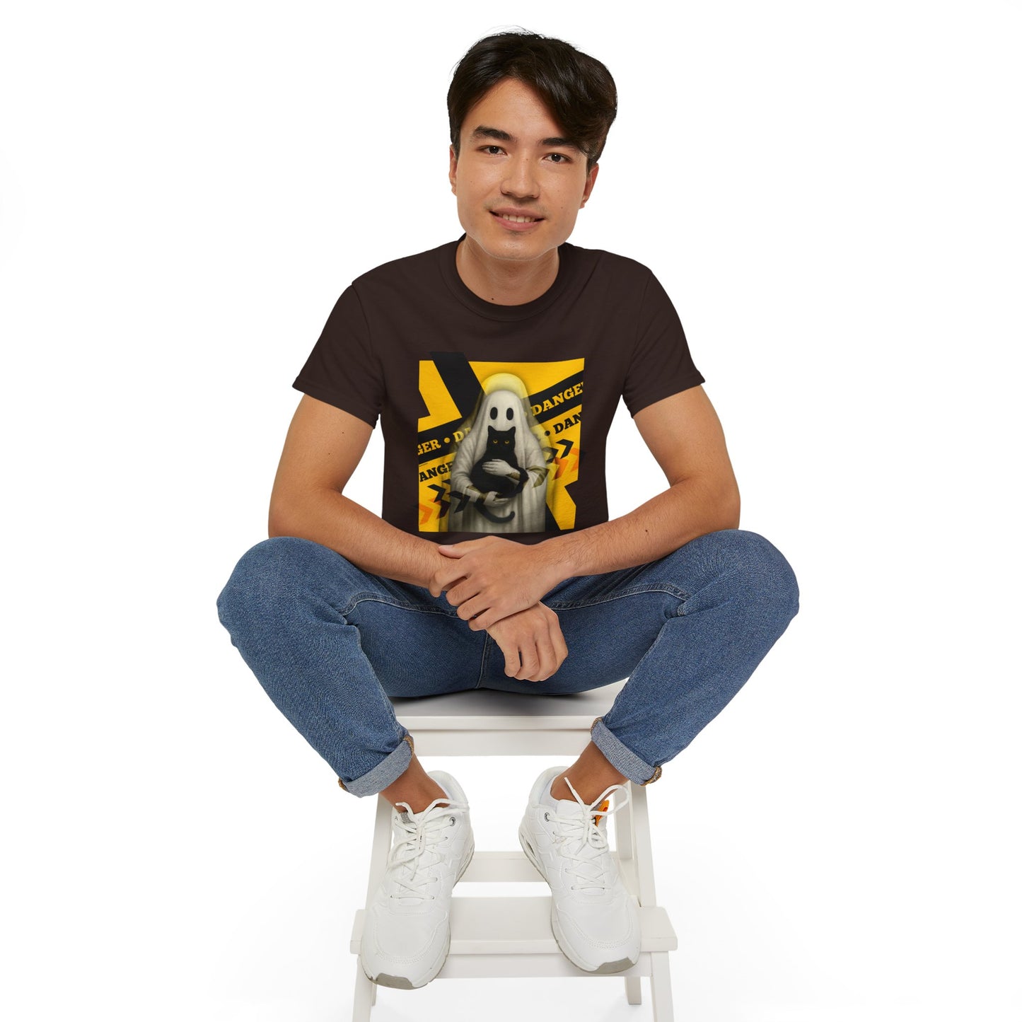 T-Shirt: Danger Cat and Ghost – Spooky Halloween Graphic Tee – Funny Unisex Shirt for Horror Fans