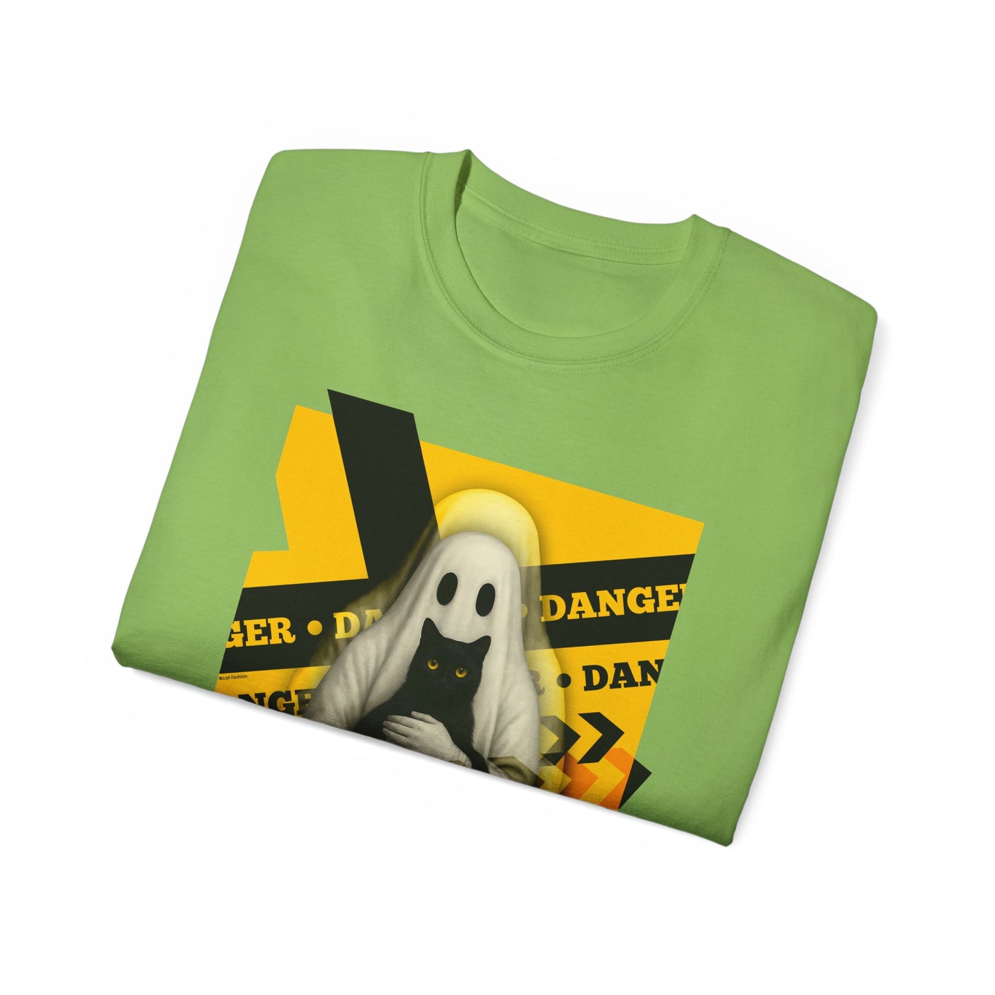 T-Shirt: Danger Cat and Ghost – Spooky Halloween Graphic Tee – Funny Unisex Shirt for Horror Fans
