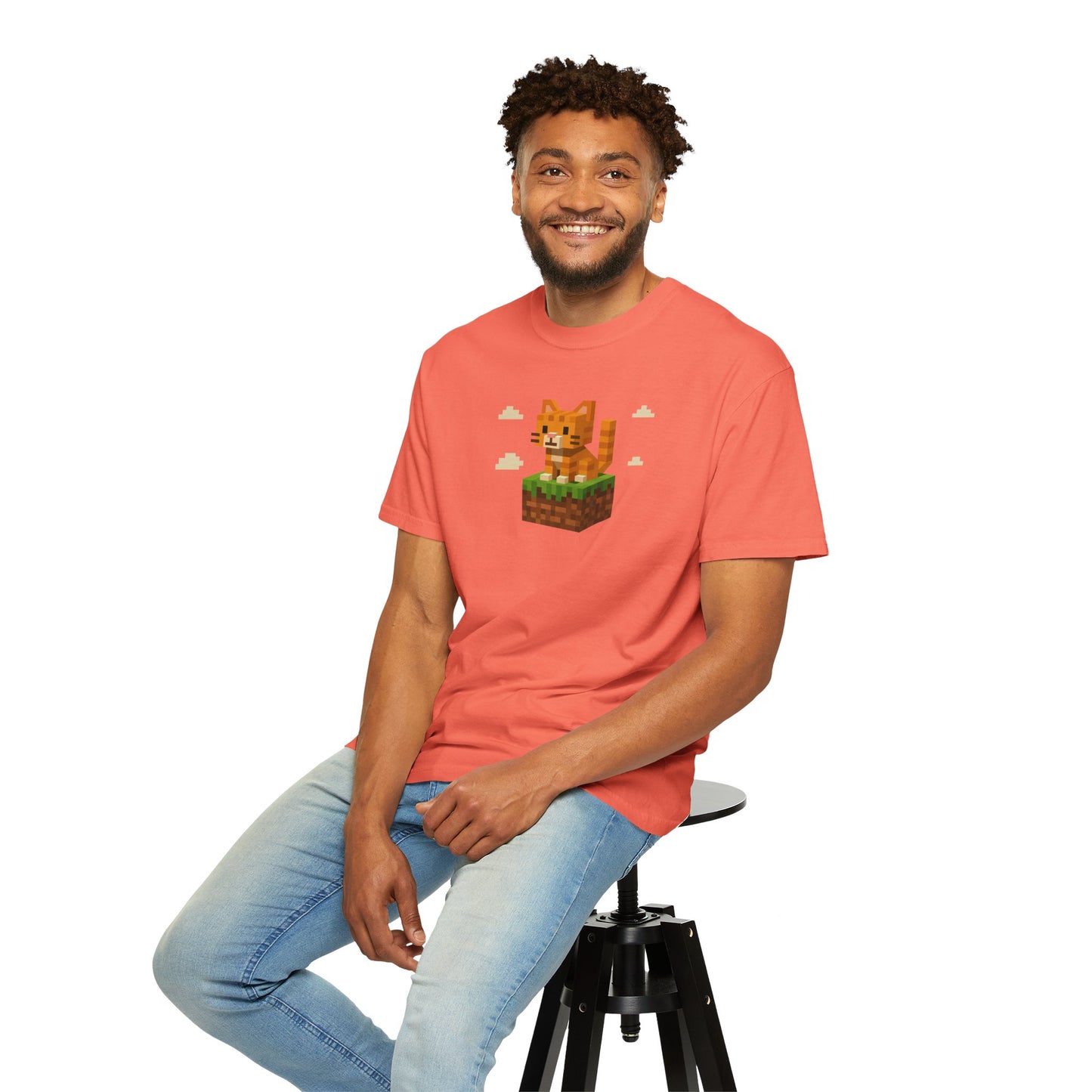 T-Shirt: Pixel Cat - Pixel Style Kitty Graphic Tee - Funny Unisex Shirt for Gamers and Cat Lovers with Retro Vibes