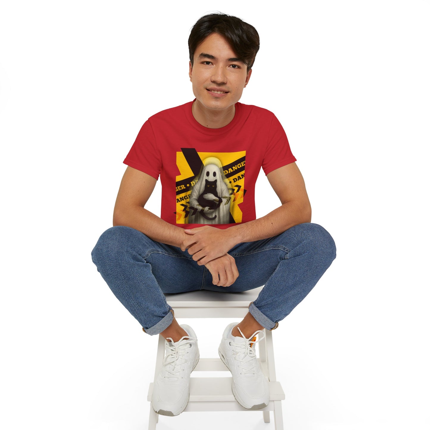 T-Shirt: Danger Cat and Ghost – Spooky Halloween Graphic Tee – Funny Unisex Shirt for Horror Fans