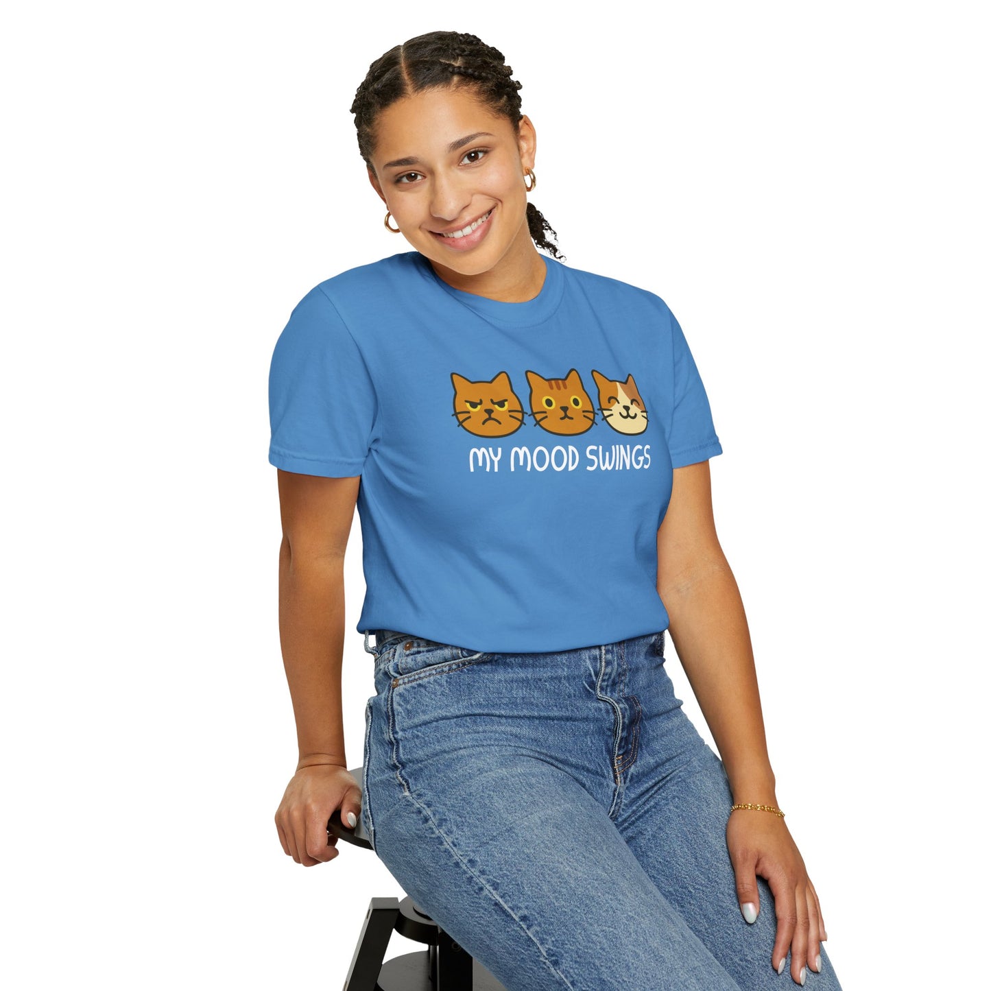 T-Shirt: My Mood Swings - Funny Cat Faces Graphic Tee - Cute Emotional Expression Shirt for Cat Lovers & Everyday Feels