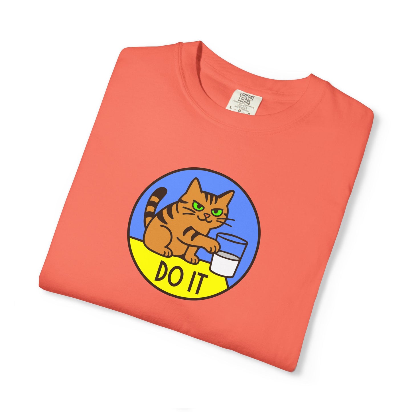 T-Shirt: Do It - Funny Cat Meme Graphic Tee with Kitty and Glass - Mischievous Unisex Shirt for Chaos-Loving Cat People