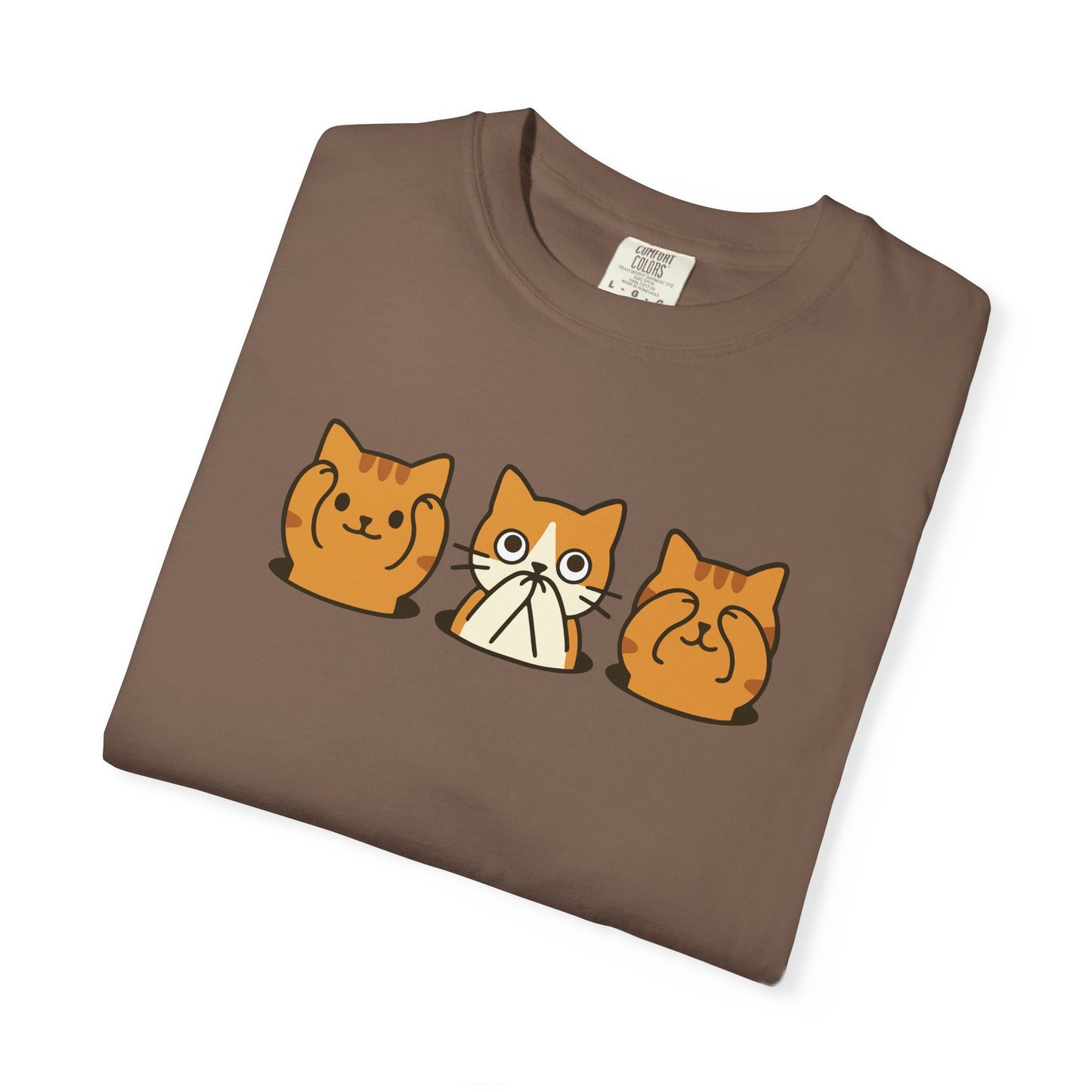 T-Shirt: Three Wise Cats - Funny See No Evil, Hear No Evil, Speak No Evil Kitty Tee - Cute Unisex Shirt for Cat Lovers