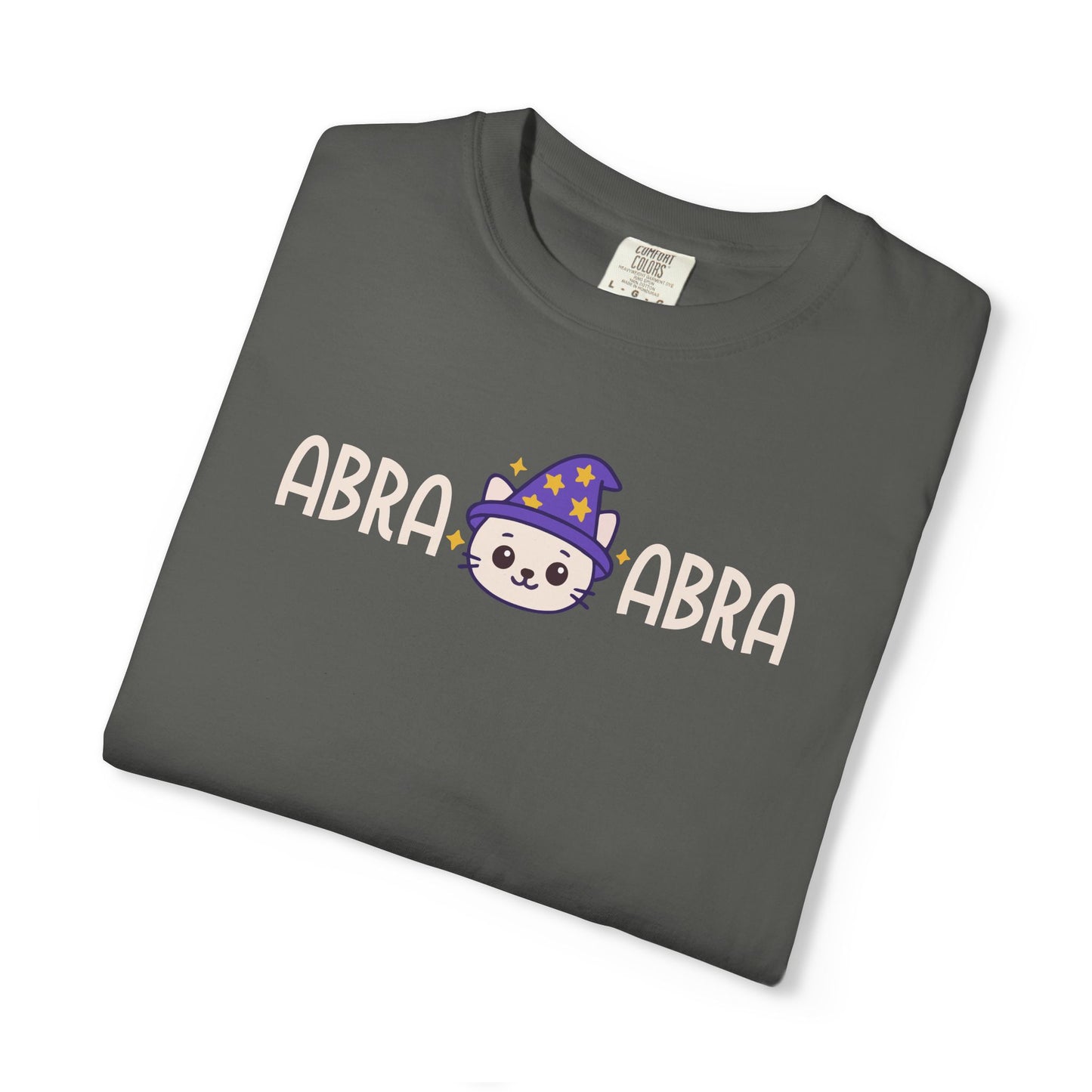 T-Shirt: AbraCatAbra - Funny Wizard Cat Graphic Tee - Magical Unisex Shirt for Cat Lovers, Gamers, Witches & Whimsical Souls