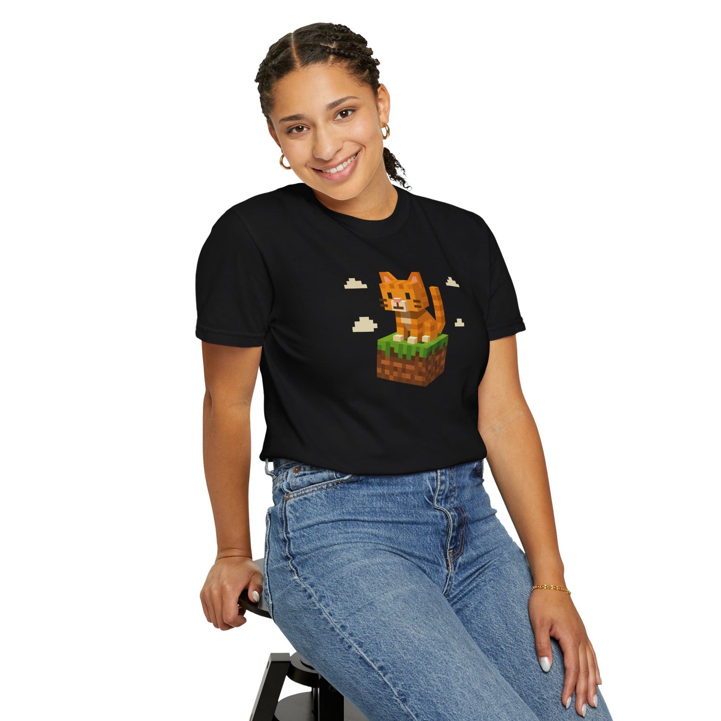 T-Shirt: Pixel Cat - Pixel Style Kitty Graphic Tee - Funny Unisex Shirt for Gamers and Cat Lovers with Retro Vibes
