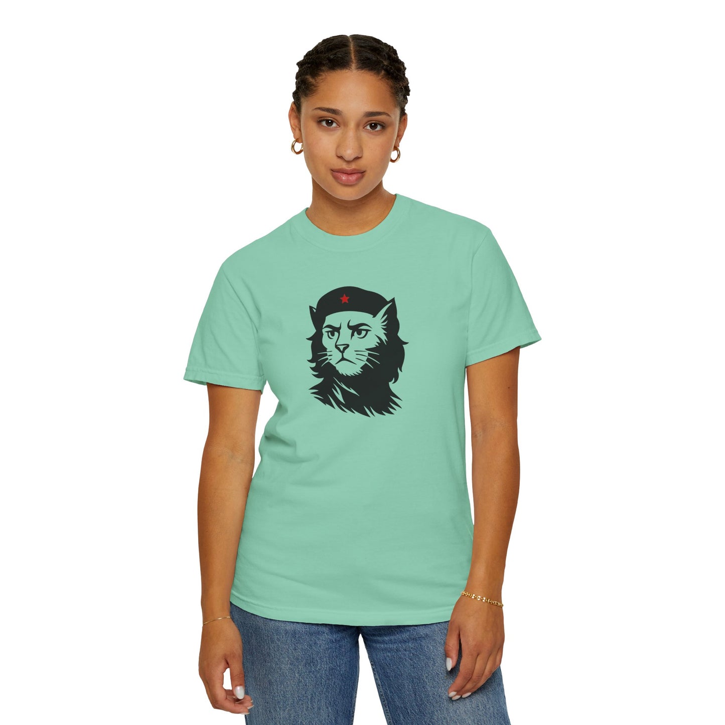 T-Shirt: Revolutionary Cat - Funny Che-Inspired Graphic Tee - Iconic Unisex Shirt for Cat Lovers and Political Satire Fans