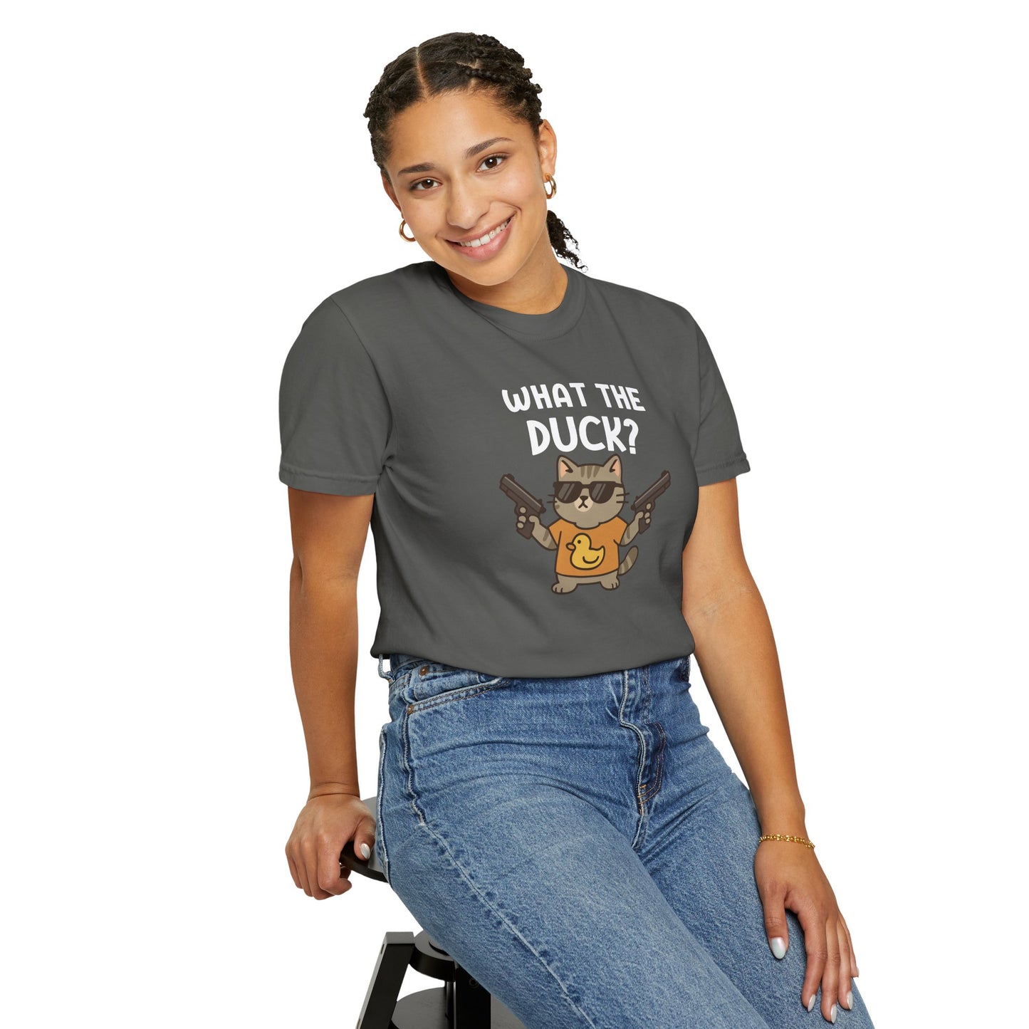 T-Shirt: What The Duck? - Funny Armed Cat Meme Graphic Tee - Humorous Unisex Shirt for Cat Lovers & Internet Humor Fans