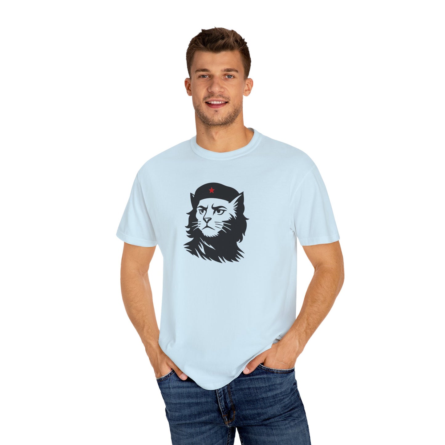 T-Shirt: Revolutionary Cat - Funny Che-Inspired Graphic Tee - Iconic Unisex Shirt for Cat Lovers and Political Satire Fans