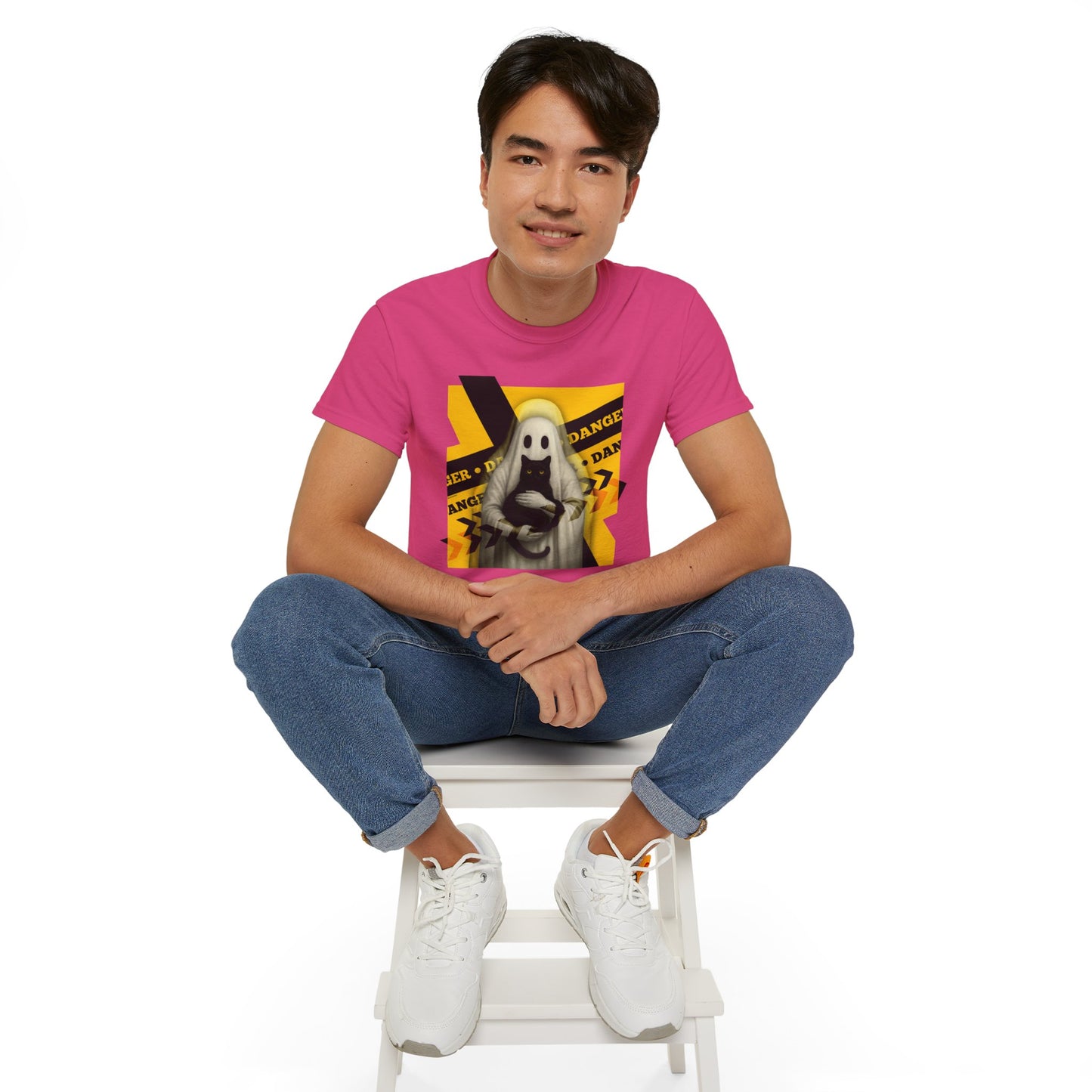 T-Shirt: Danger Cat and Ghost – Spooky Halloween Graphic Tee – Funny Unisex Shirt for Horror Fans