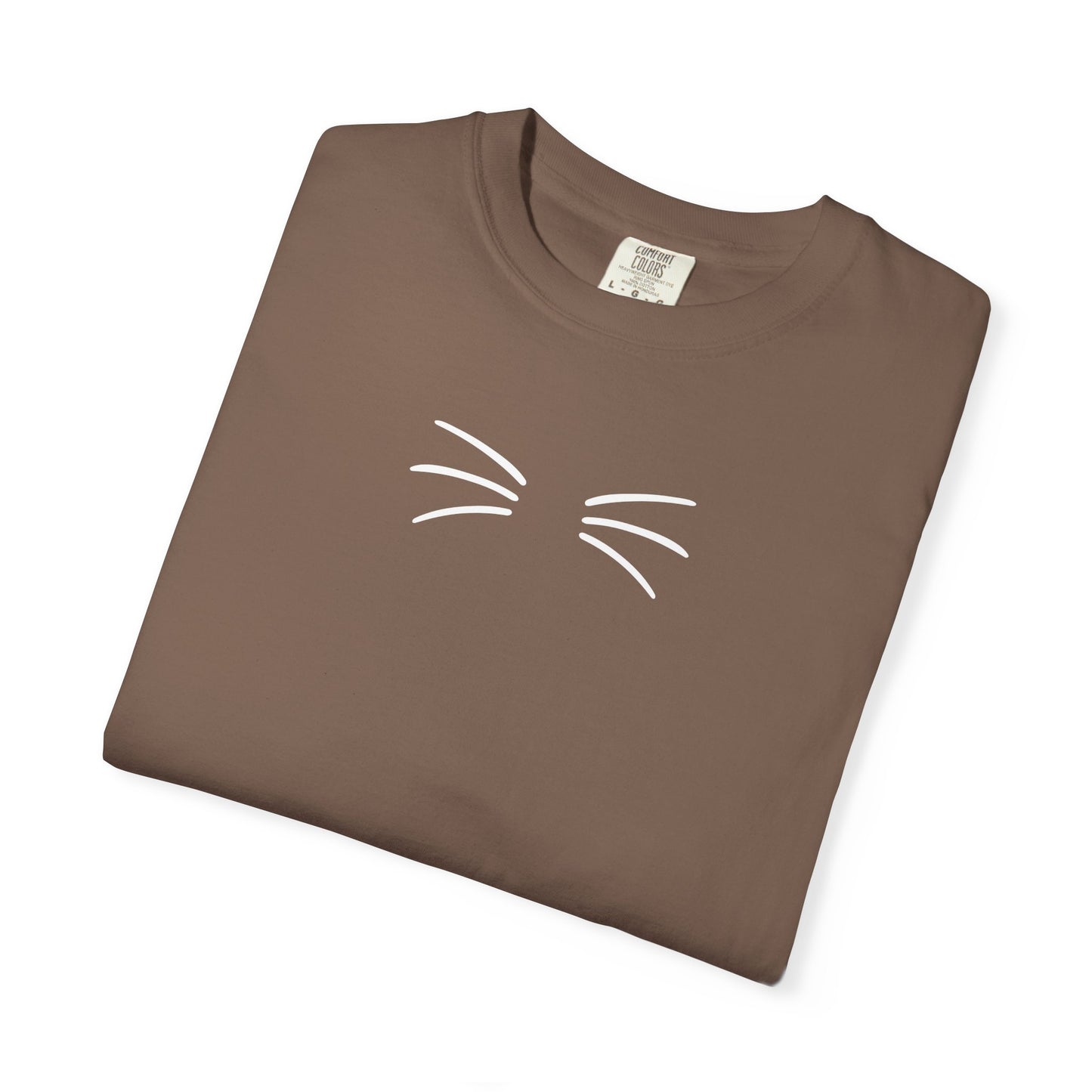 T-Shirt: Just Cat Whiskers – Minimalist Kitty Graphic Tee – Simple Cute Design Unisex Shirt for Everyday Style