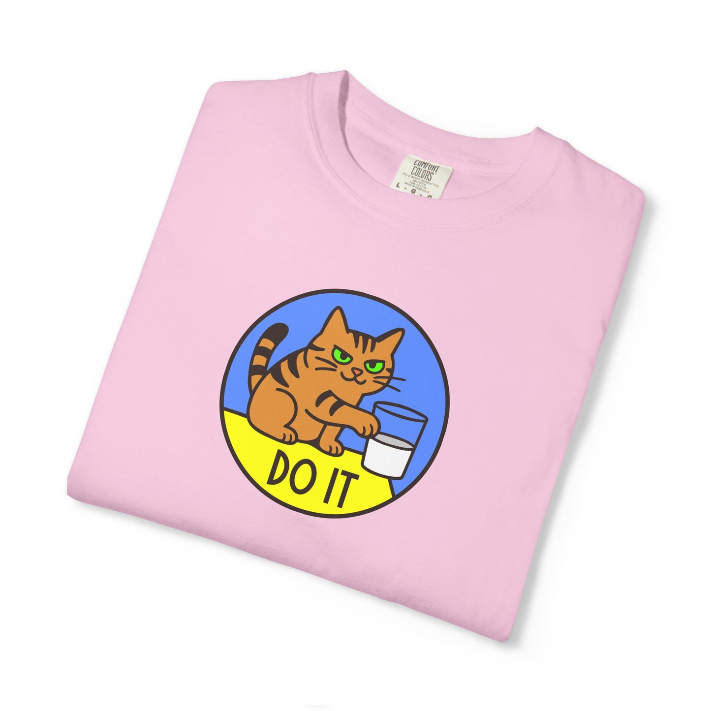 T-Shirt: Do It - Funny Cat Meme Graphic Tee with Kitty and Glass - Mischievous Unisex Shirt for Chaos-Loving Cat People