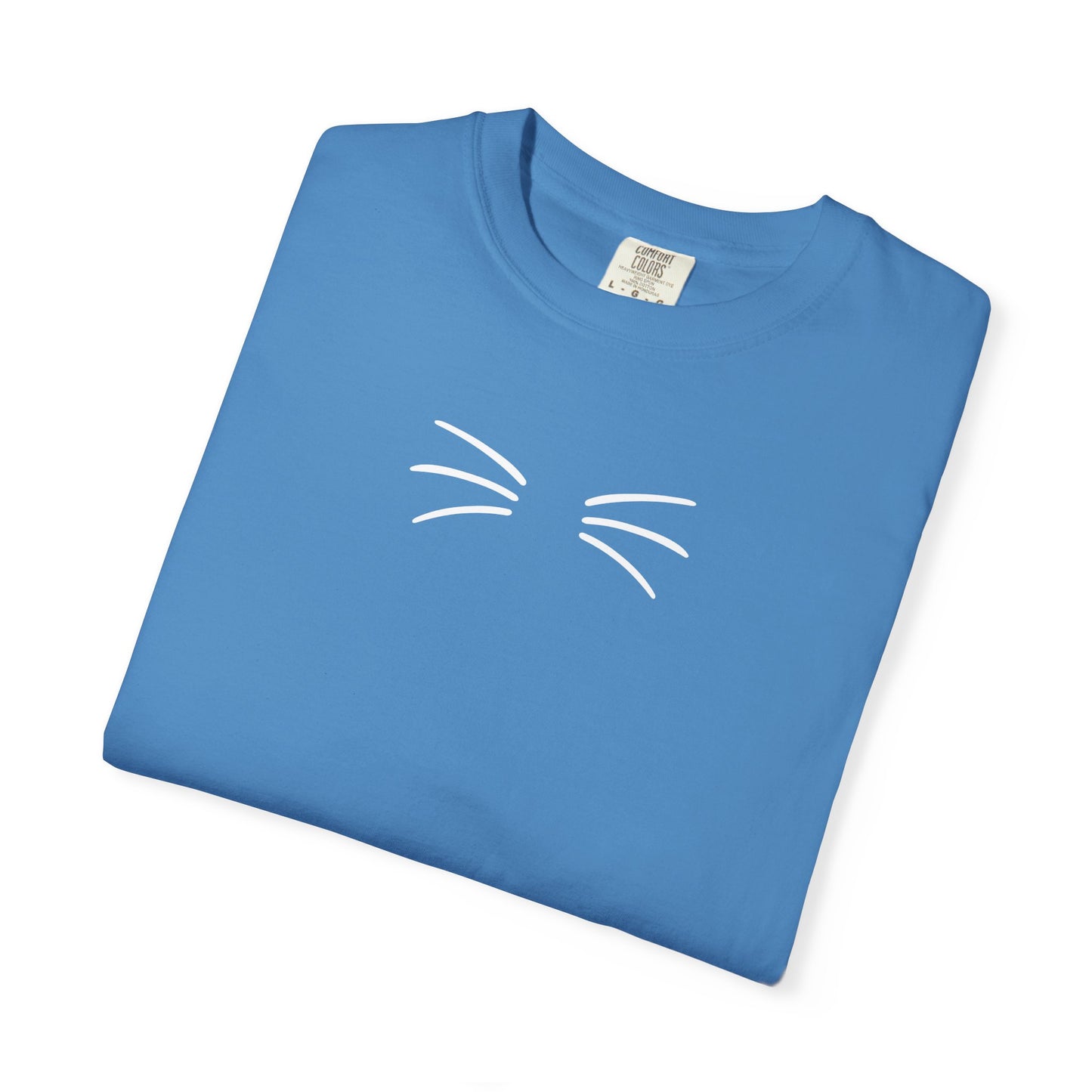T-Shirt: Just Cat Whiskers – Minimalist Kitty Graphic Tee – Simple Cute Design Unisex Shirt for Everyday Style
