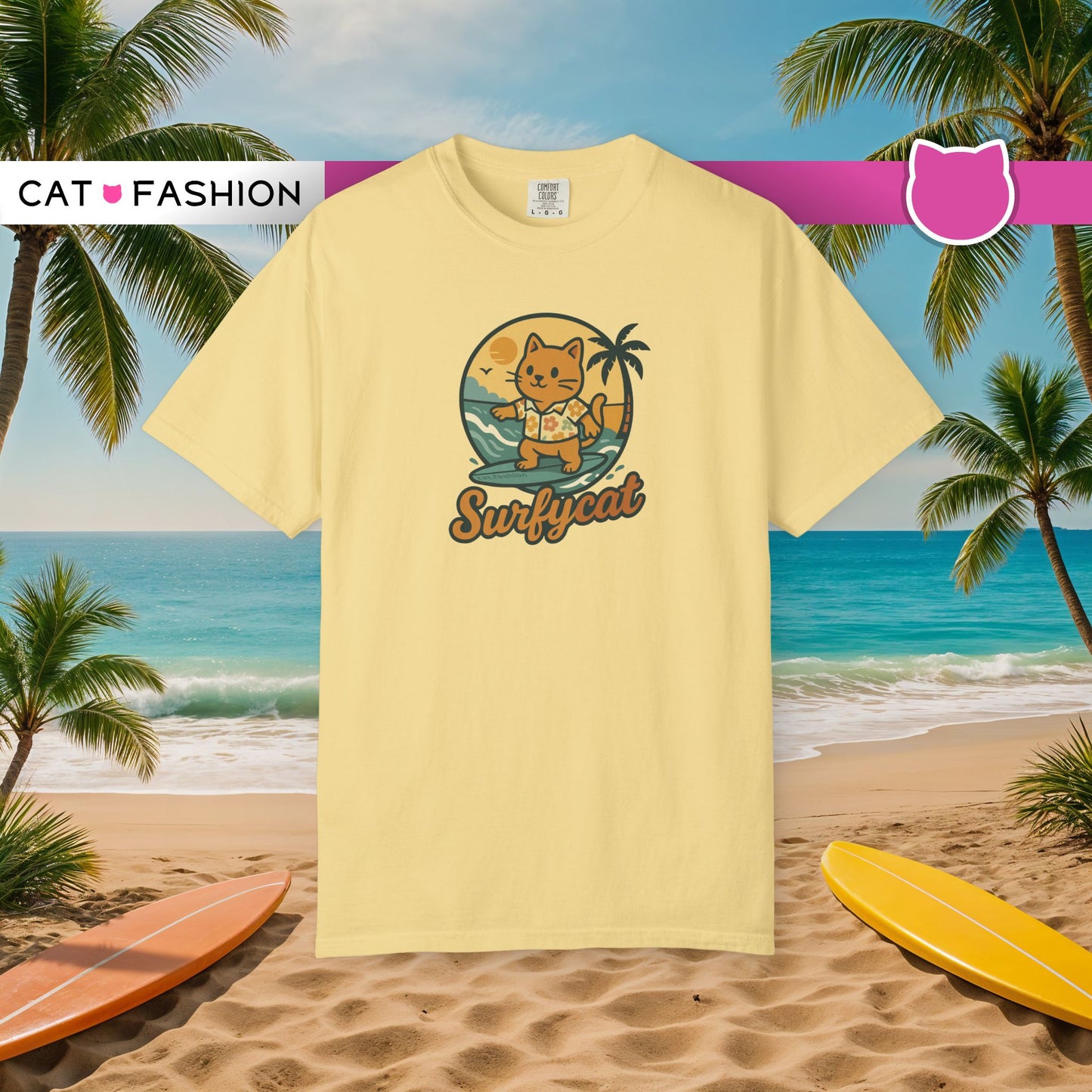 T-Shirt: Surfycat – Cool Cat with Surfboard Graphic Tee – Funny Summer Beach Vibes Unisex Shirt for Cat Lovers & Ocean Fans
