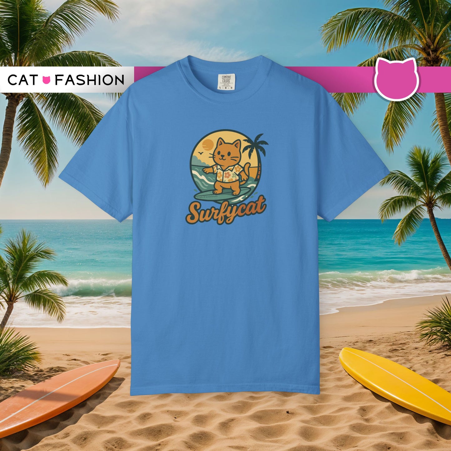 T-Shirt: Surfycat – Cool Cat with Surfboard Graphic Tee – Funny Summer Beach Vibes Unisex Shirt for Cat Lovers & Ocean Fans