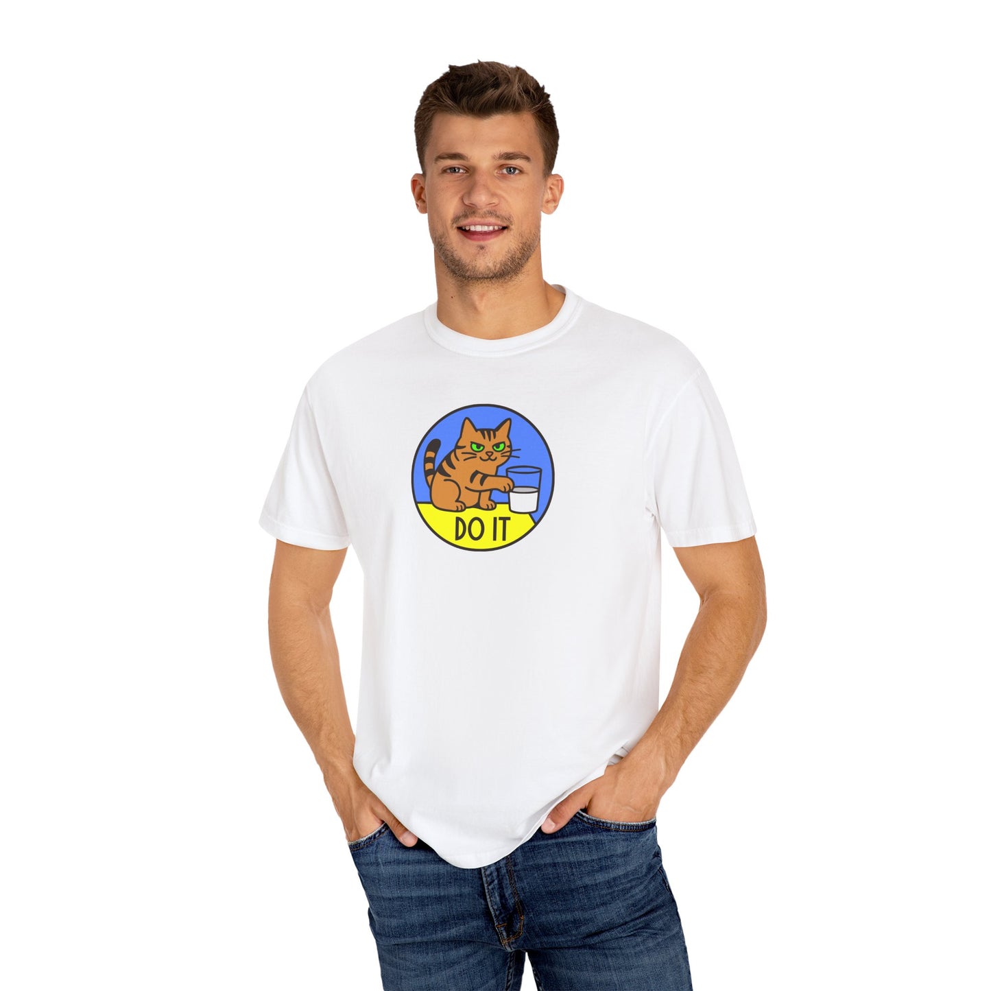 T-Shirt: Do It - Funny Cat Meme Graphic Tee with Kitty and Glass - Mischievous Unisex Shirt for Chaos-Loving Cat People