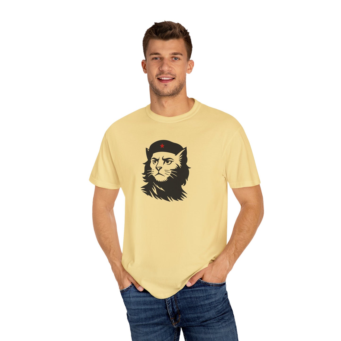 T-Shirt: Revolutionary Cat - Funny Che-Inspired Graphic Tee - Iconic Unisex Shirt for Cat Lovers and Political Satire Fans